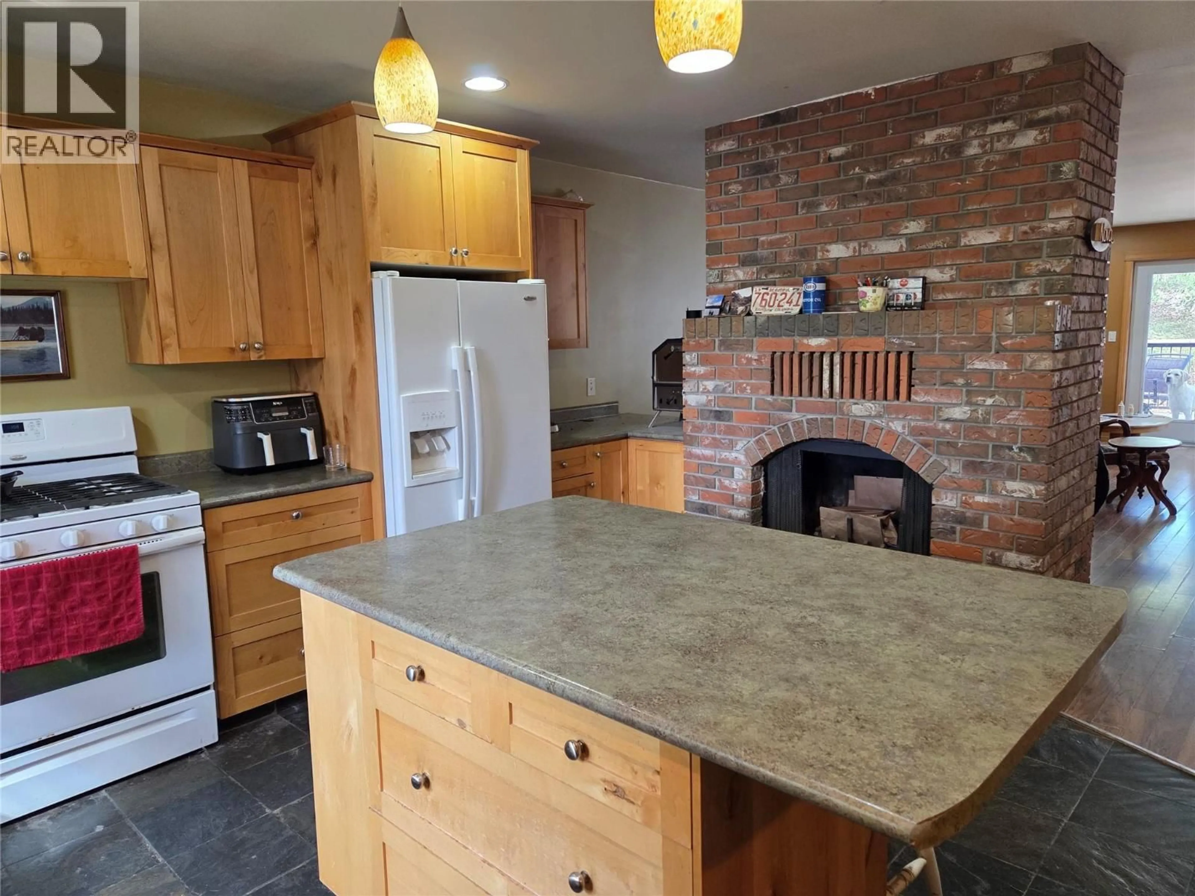 Open concept kitchen, unknown for 88 103 AVENUE, Kimberley British Columbia V1A3A5