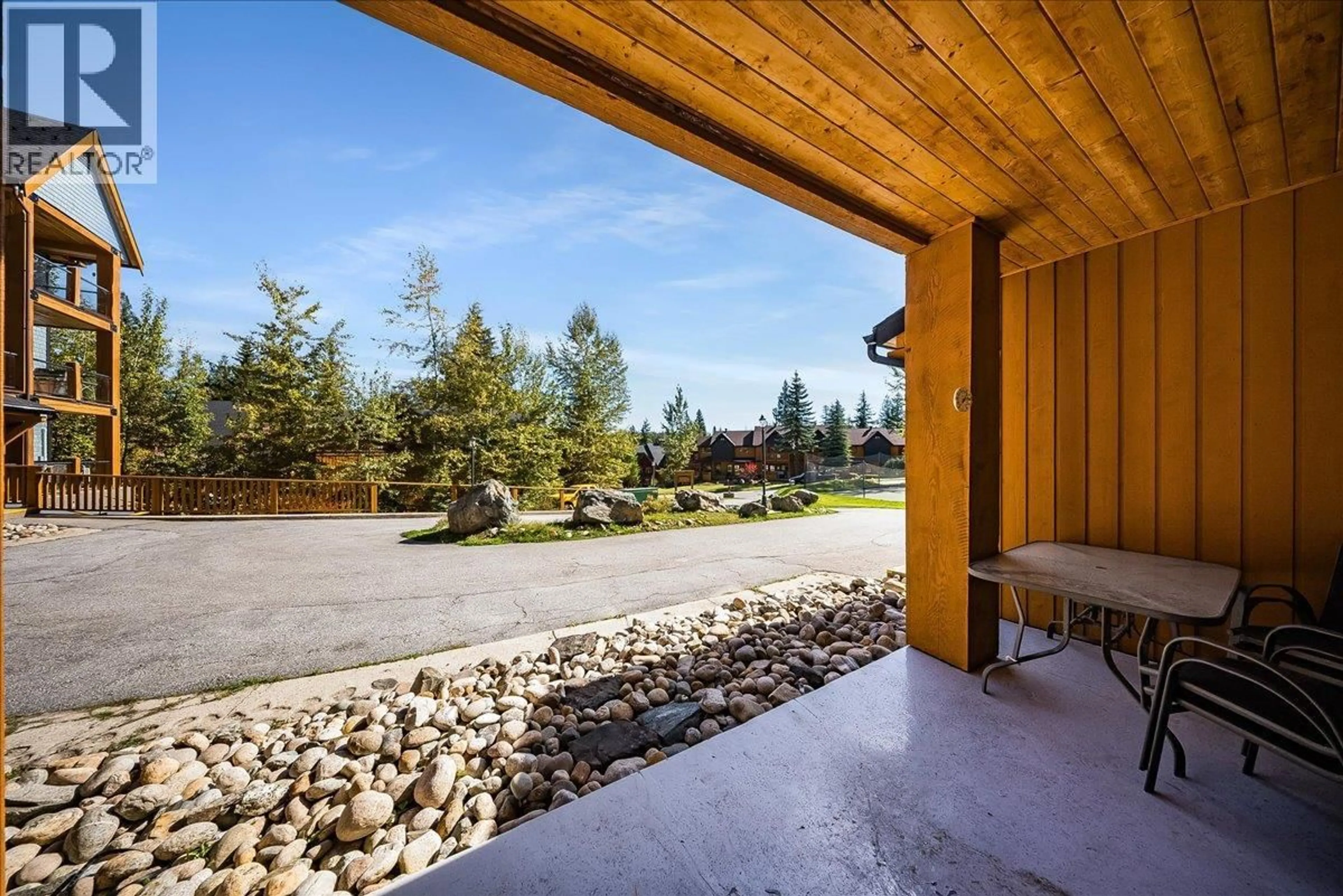 Patio, water/lake/river/ocean view for 2 - 1008 OLAUS WAY, Rossland British Columbia V0G1Y0