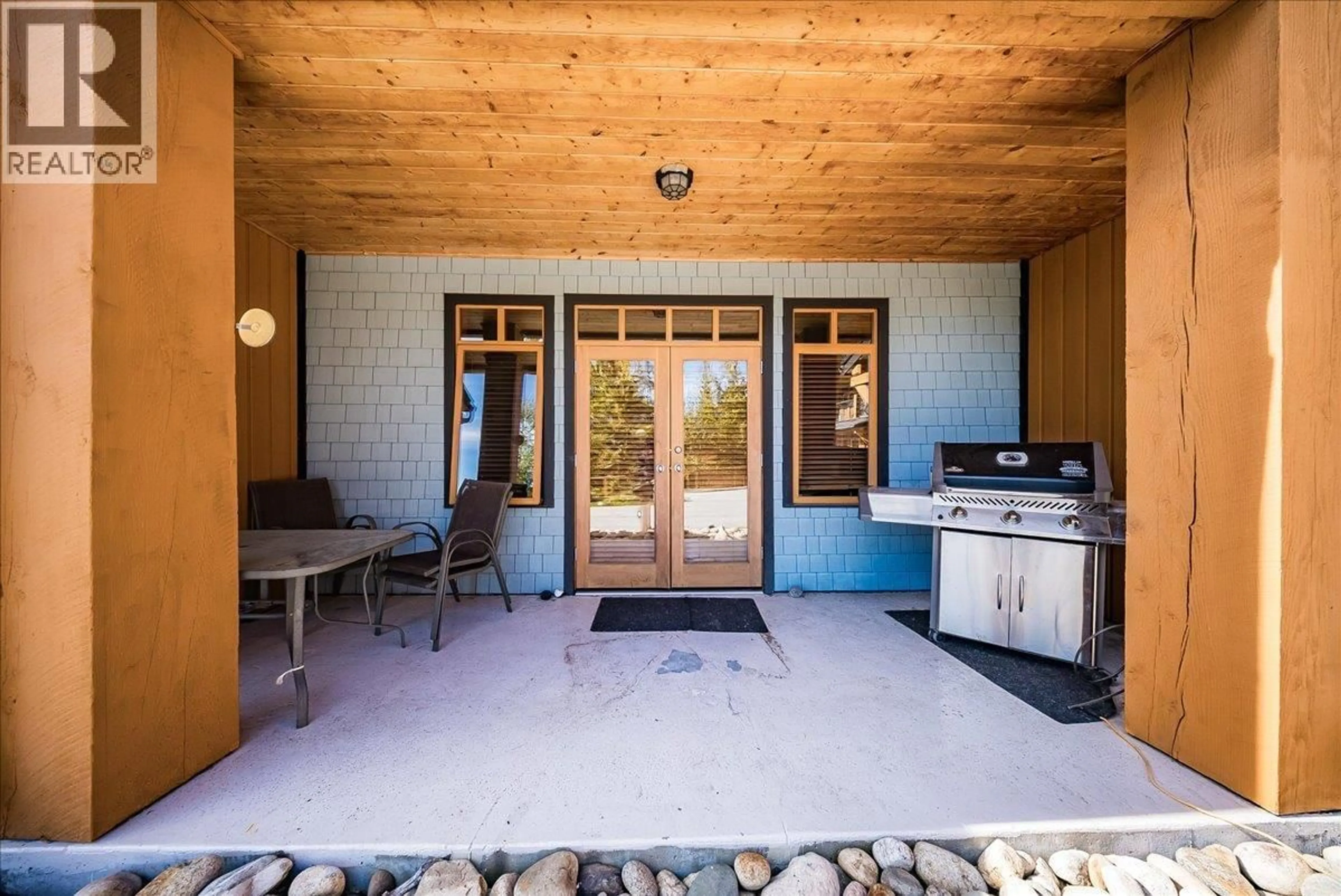 Patio, water/lake/river/ocean view for 2 - 1008 OLAUS WAY, Rossland British Columbia V0G1Y0