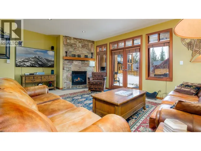 2 - 1008 OLAUS WAY, Rossland 5