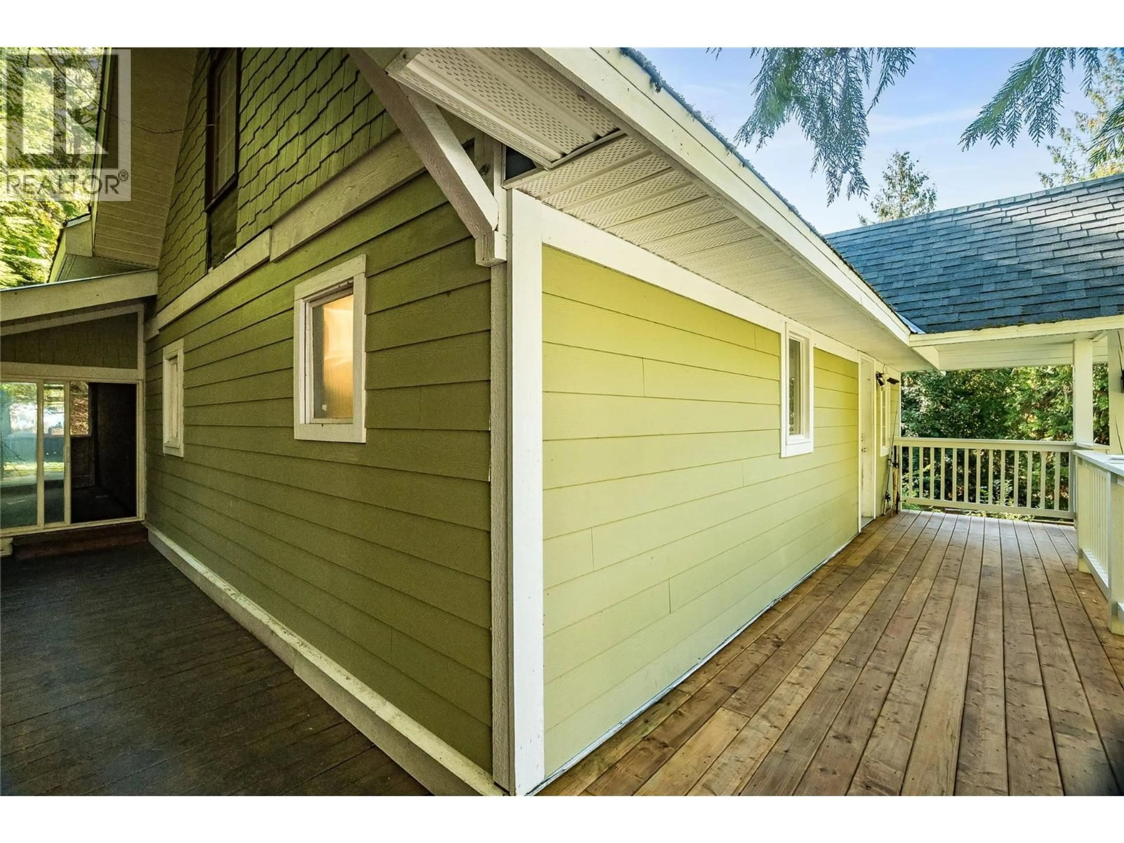 Home with vinyl exterior material, unknown for 215 RAINBOW RIDGE ROAD, Procter British Columbia V0G1V0