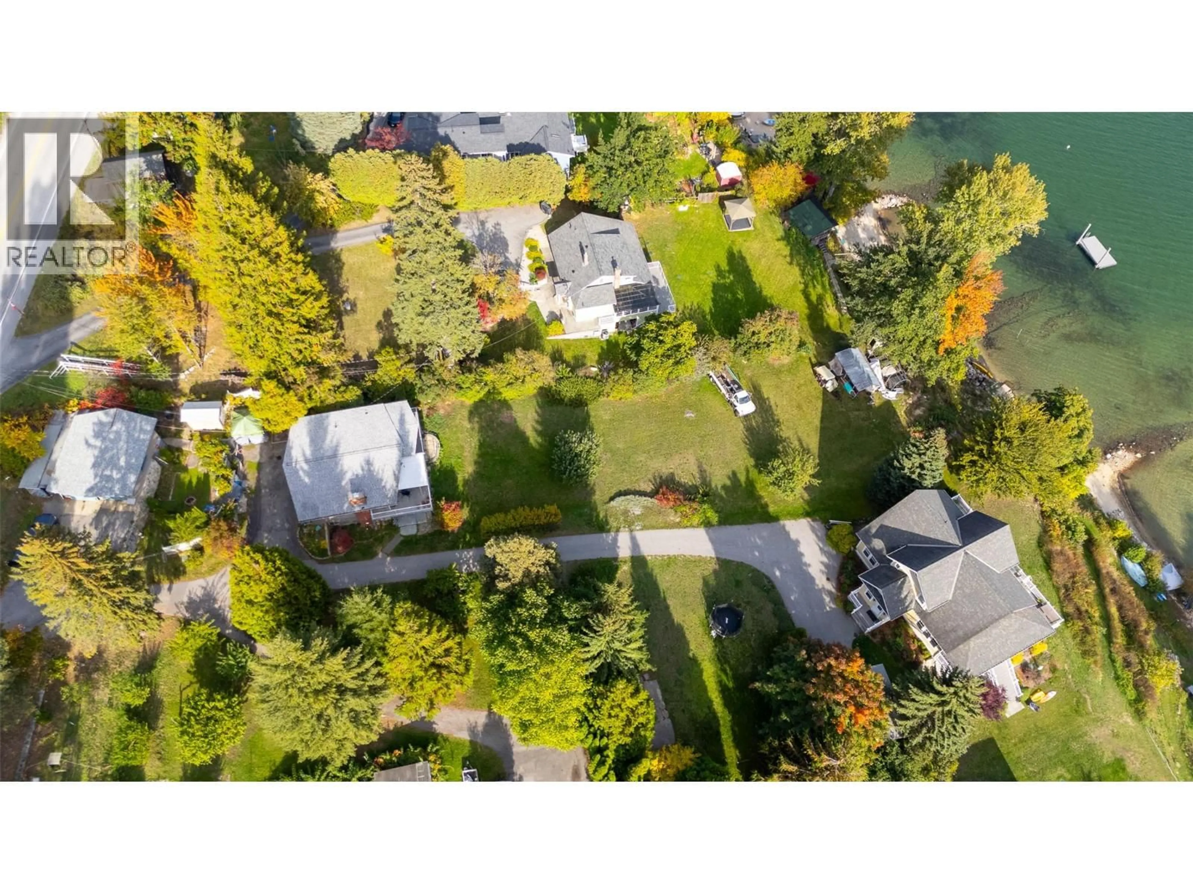 A pic from outside/outdoor area/front of a property/back of a property/a pic from drone, street for 942 3A HIGHWAY, Nelson British Columbia V1L6J5