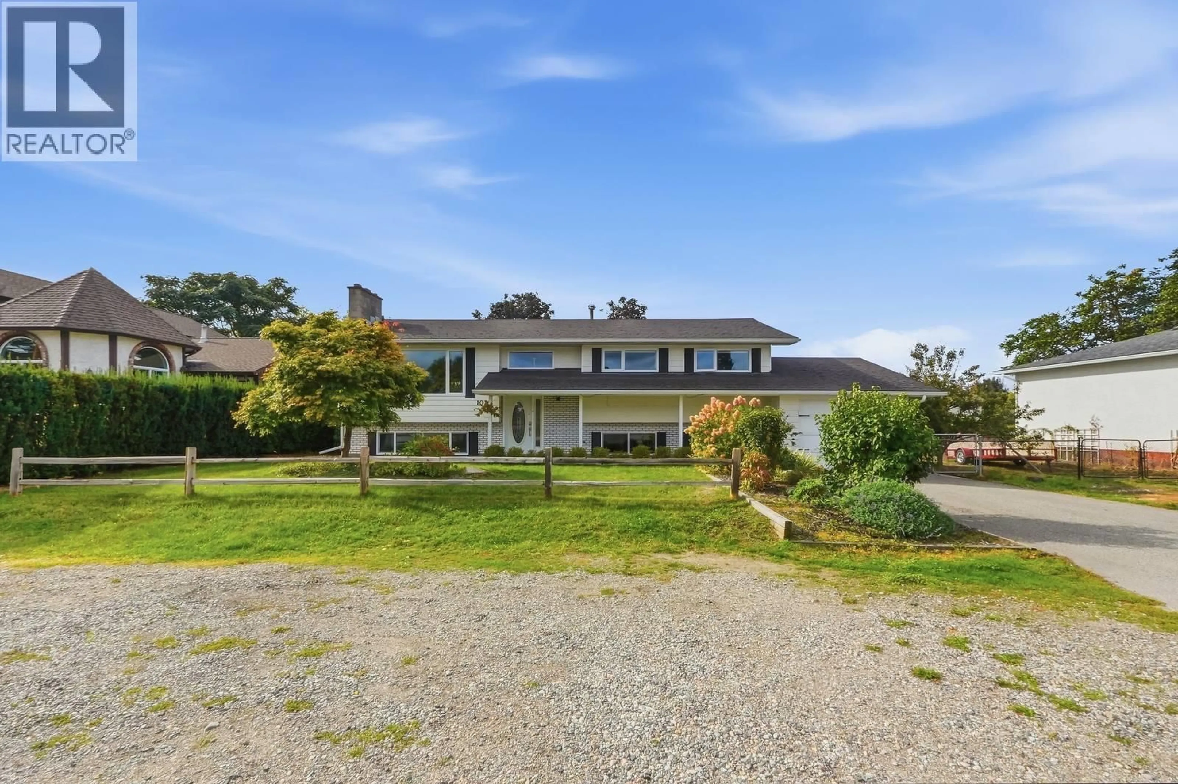 A pic from outside/outdoor area/front of a property/back of a property/a pic from drone, unknown for 1029 QUESNEL ROAD, Kelowna British Columbia V1Y3J4