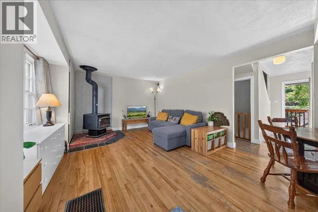 4895 SELKIRK AVENUE, Edgewater 5