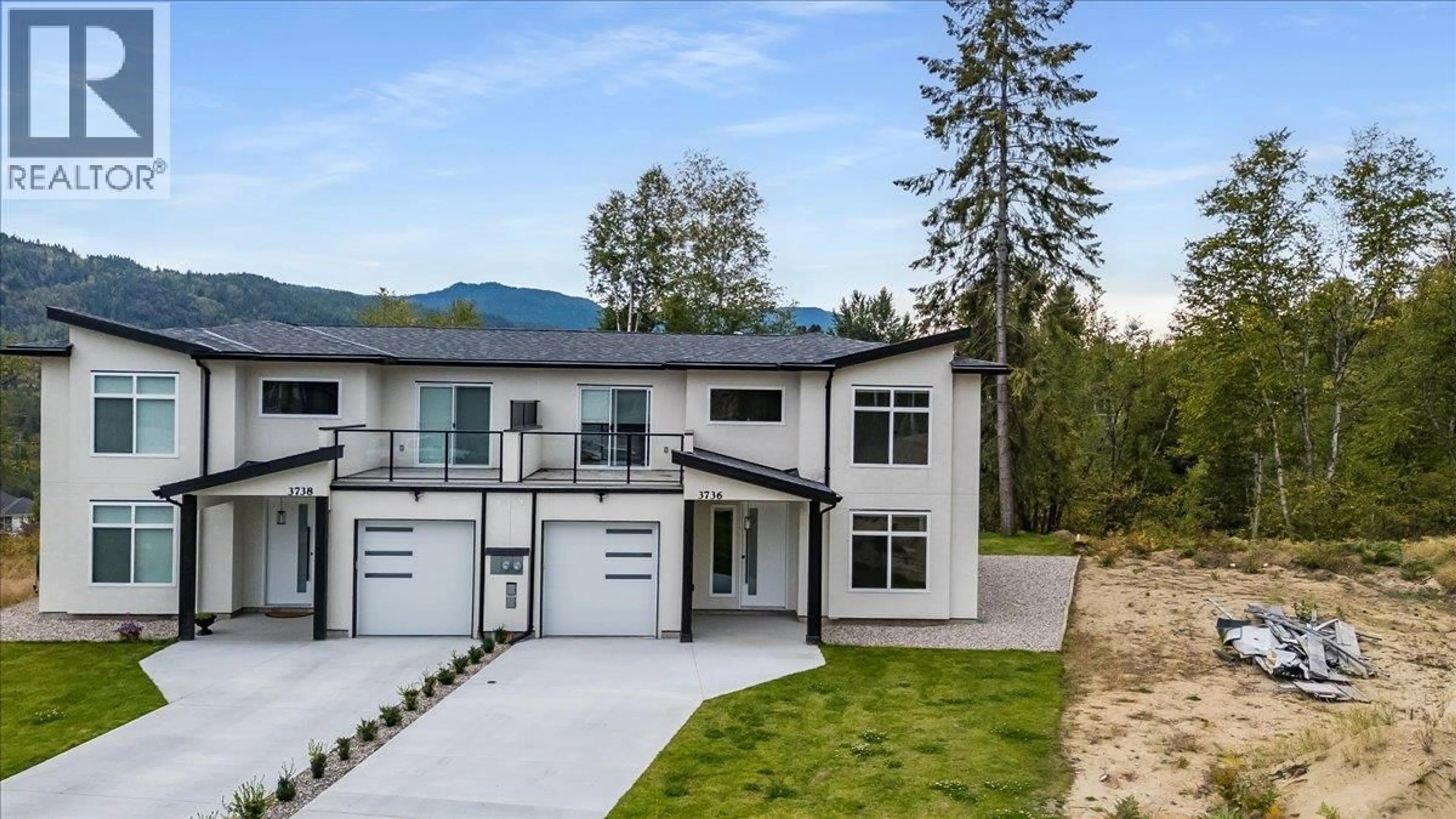 Home with vinyl exterior material, mountain view for 3736 TOBA ROAD, Castlegar British Columbia V1N4Y3