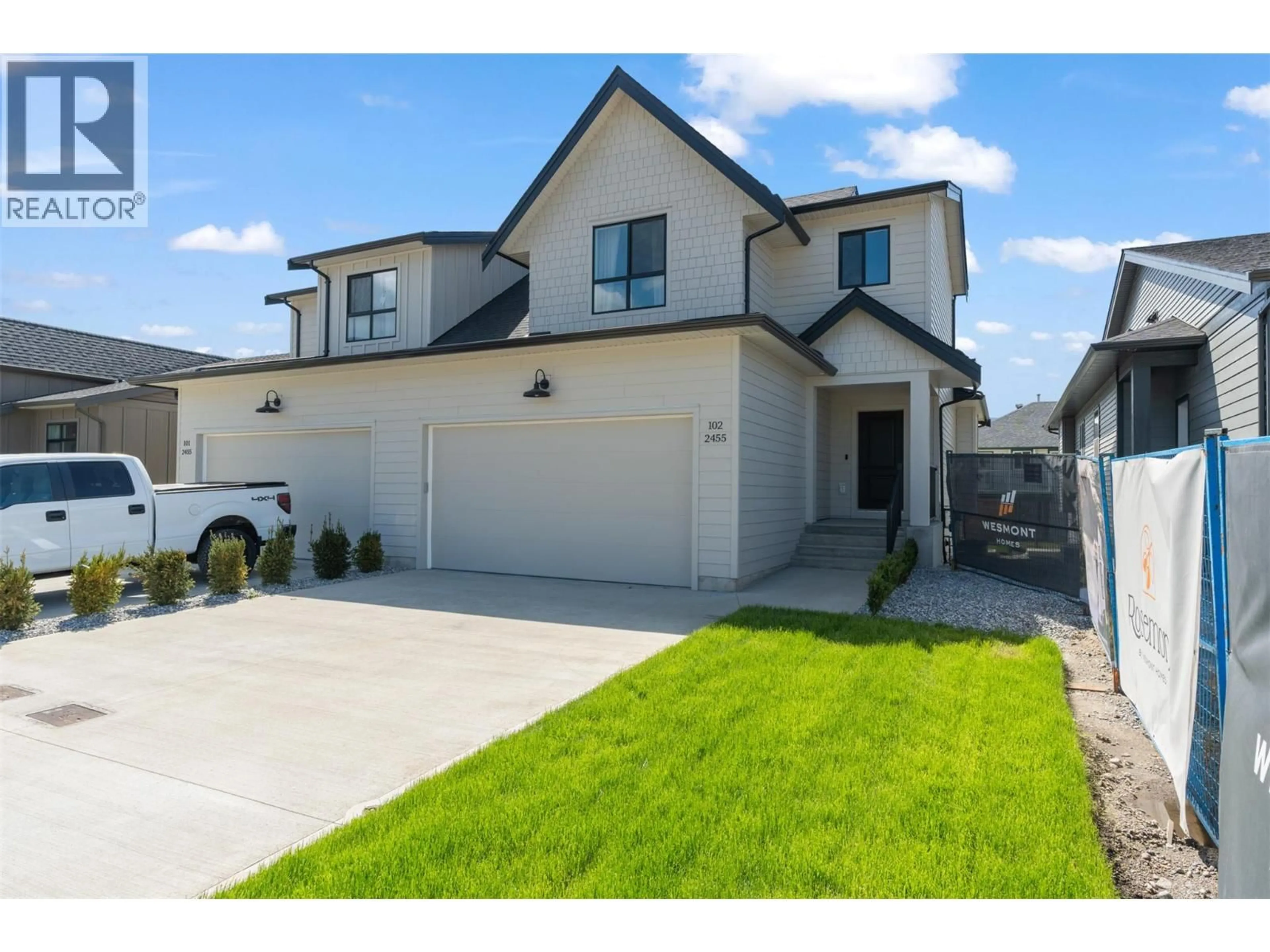 A pic from outside/outdoor area/front of a property/back of a property/a pic from drone, street for 101 - 2467 BRADLEY DRIVE, Armstrong British Columbia V4Y0Y4