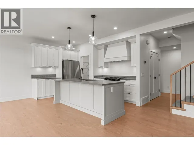 101 - 2467 BRADLEY DRIVE, Armstrong 5