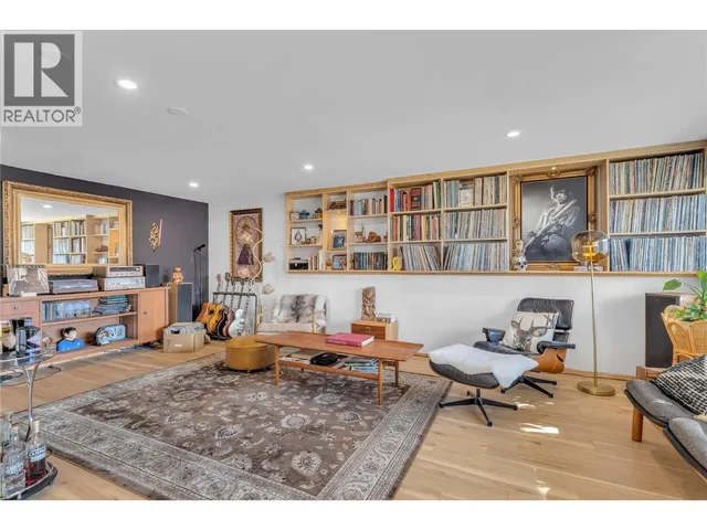 3991 DESERT PINES AVENUE, Peachland 4