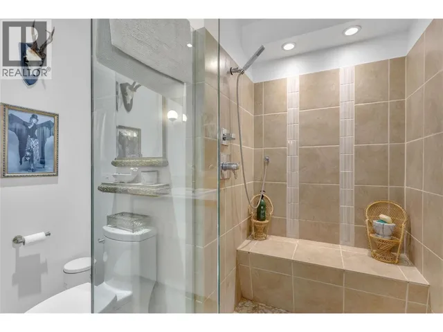 3991 DESERT PINES AVENUE, Peachland 5