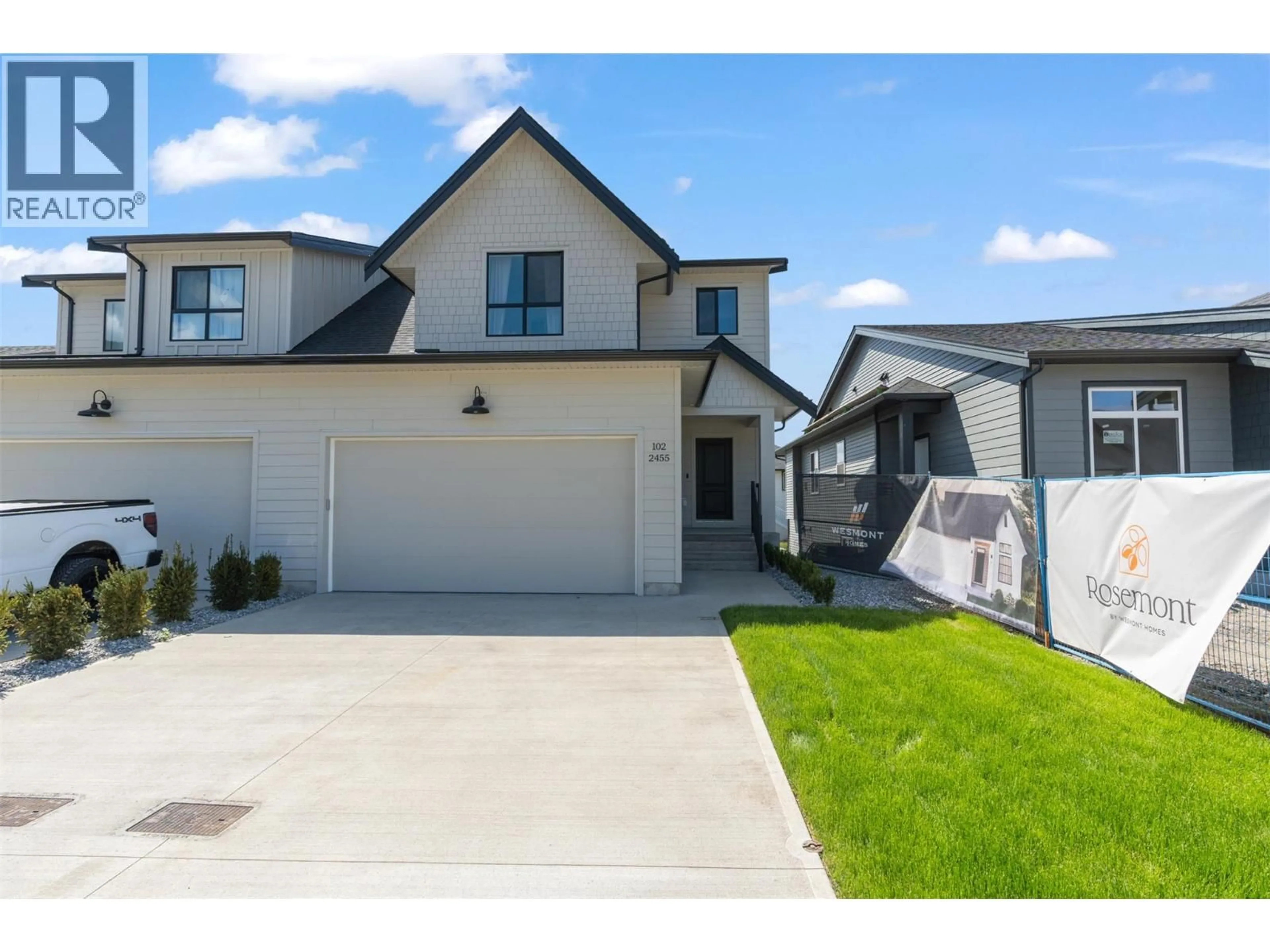 A pic from outside/outdoor area/front of a property/back of a property/a pic from drone, street for 102 - 2467 BRADLEY DRIVE, Armstrong British Columbia V4Y0Y4