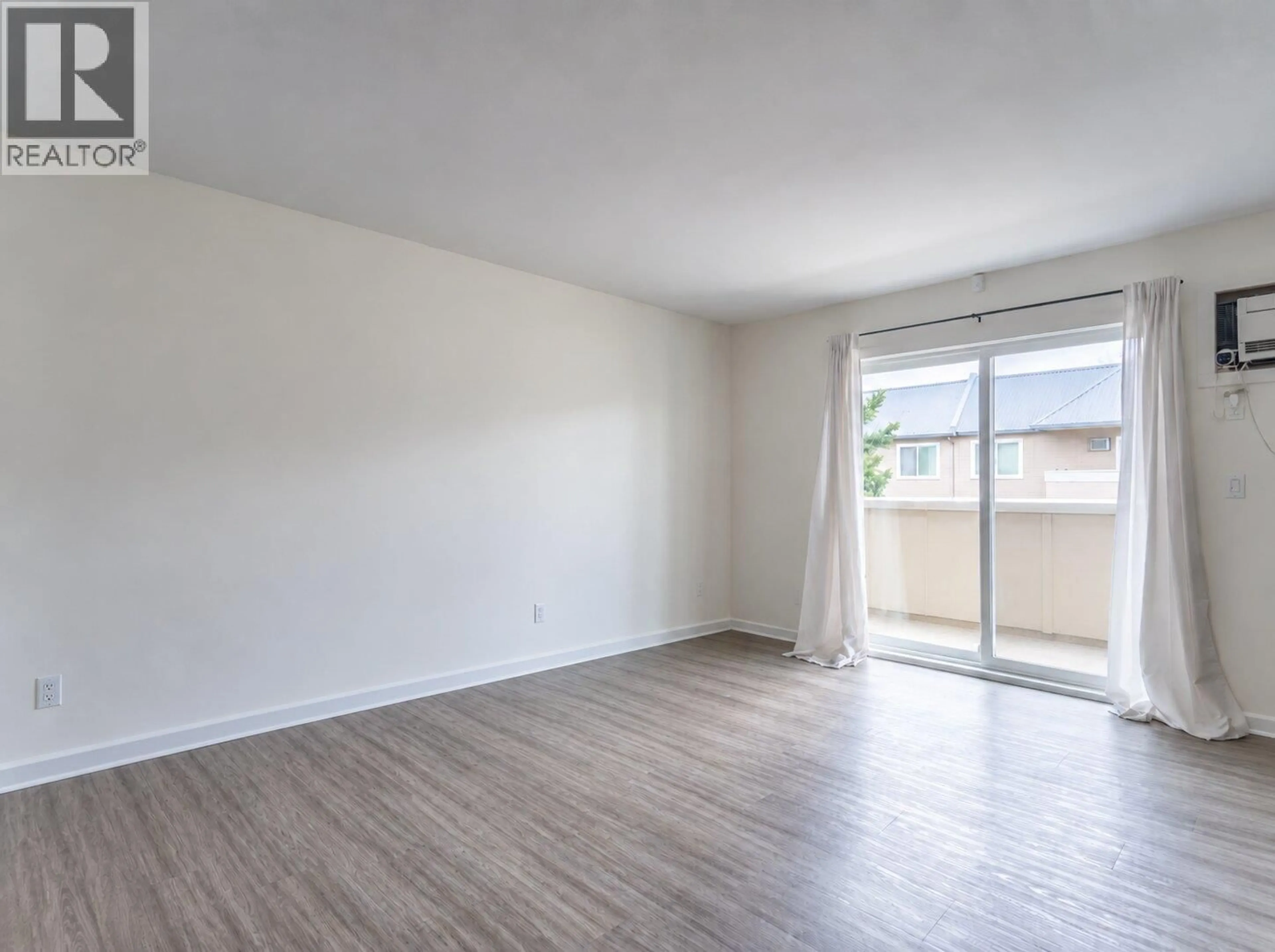 A pic of a room for 413 - 3160 DE MONTREUIL COURT, Kelowna British Columbia V1W3W3