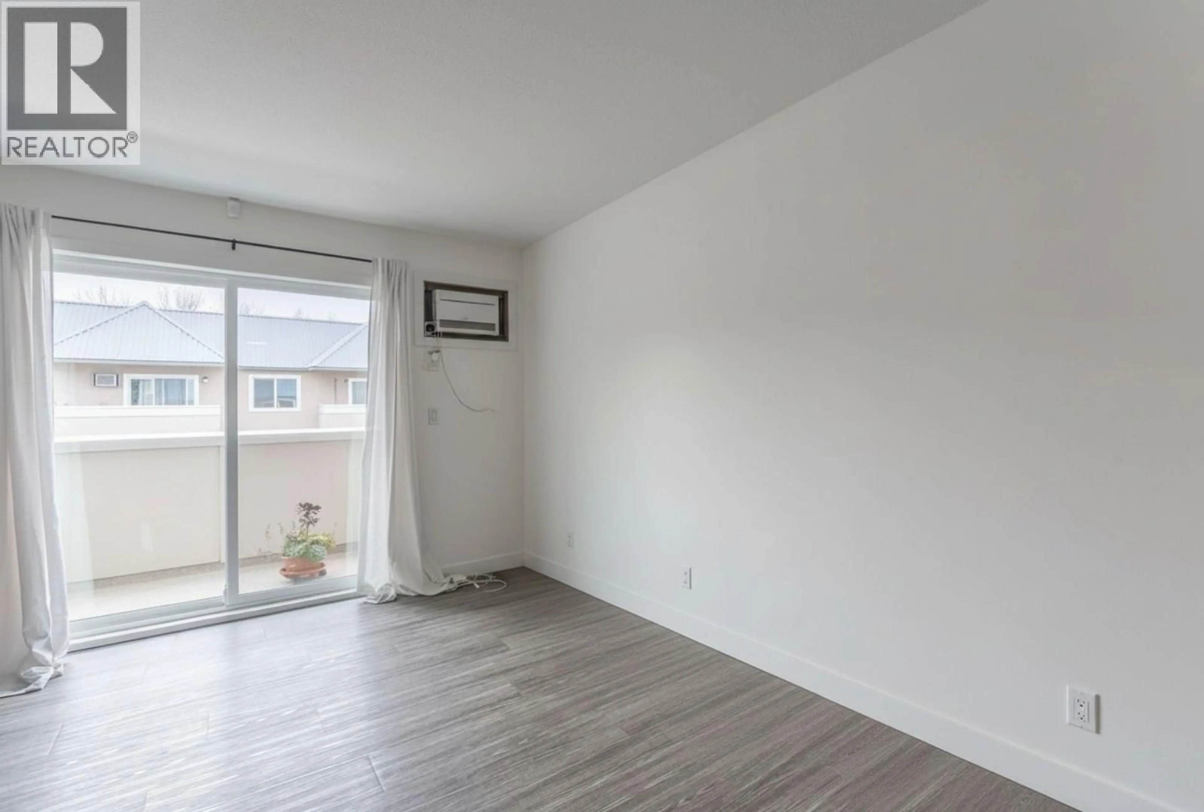 A pic of a room for 413 - 3160 DE MONTREUIL COURT, Kelowna British Columbia V1W3W3