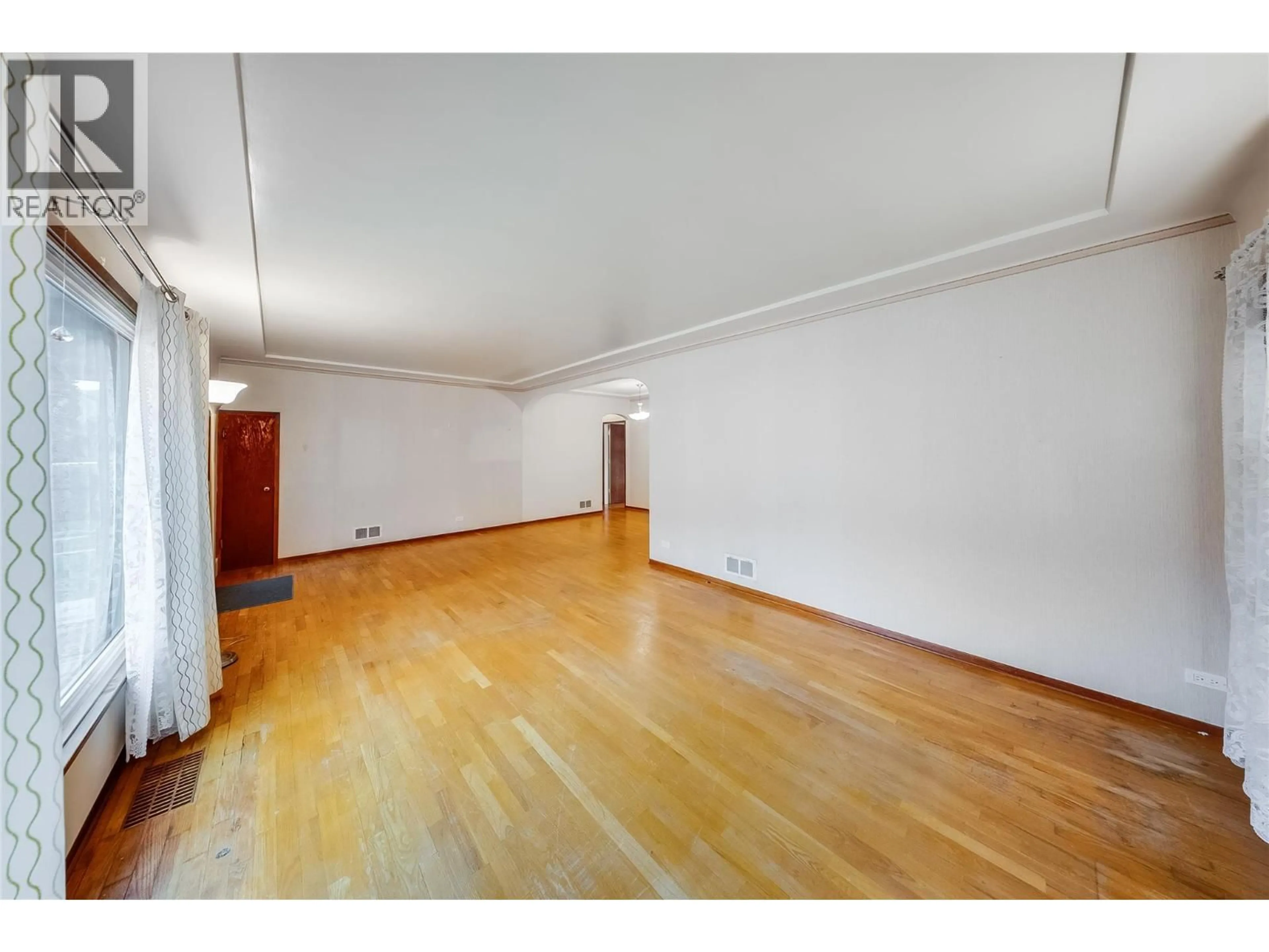 A pic of a room for 735 10TH AVENUE, Montrose British Columbia V0G1P0