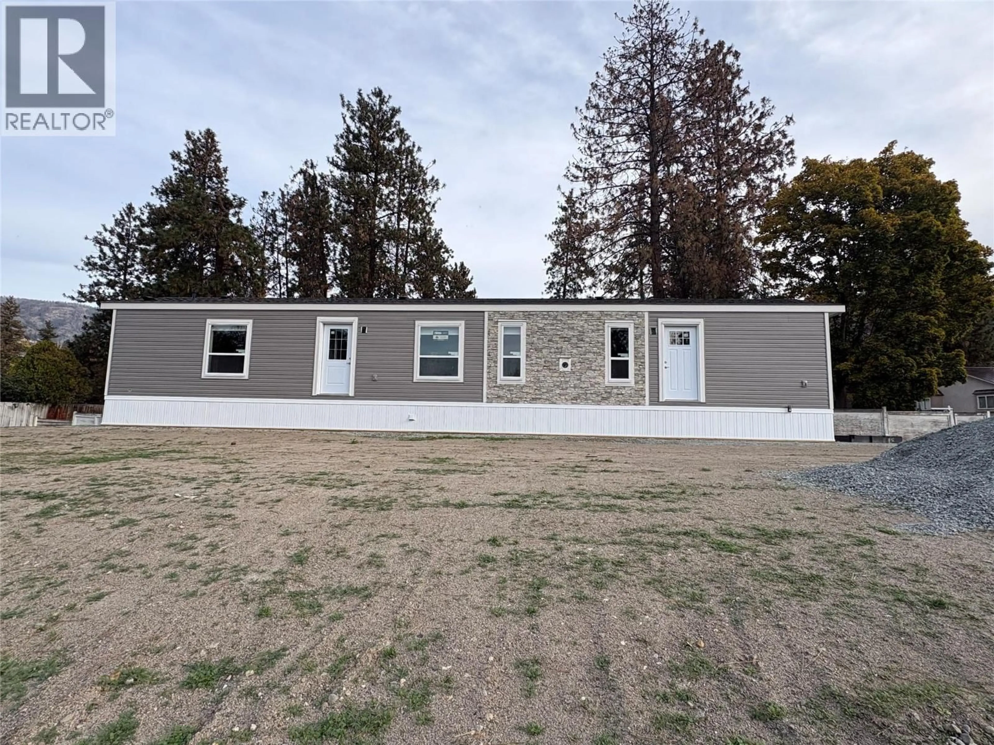 Home with vinyl exterior material, unknown for 1999 HWY# 97 S OTHER, West Kelowna British Columbia V1Z1B2