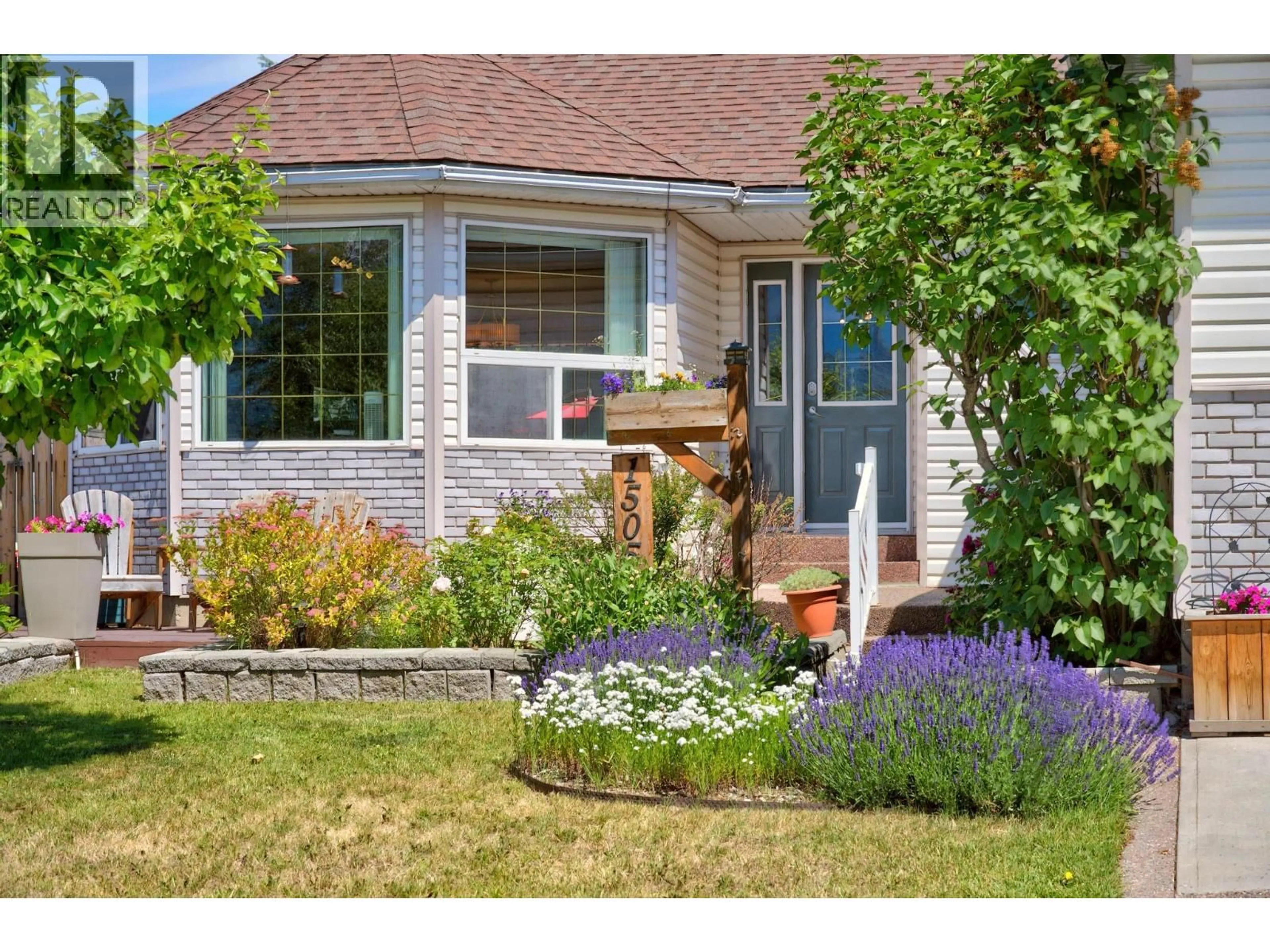Home with vinyl exterior material, street for 1505 CEDAR STREET, Golden British Columbia V0A1H6
