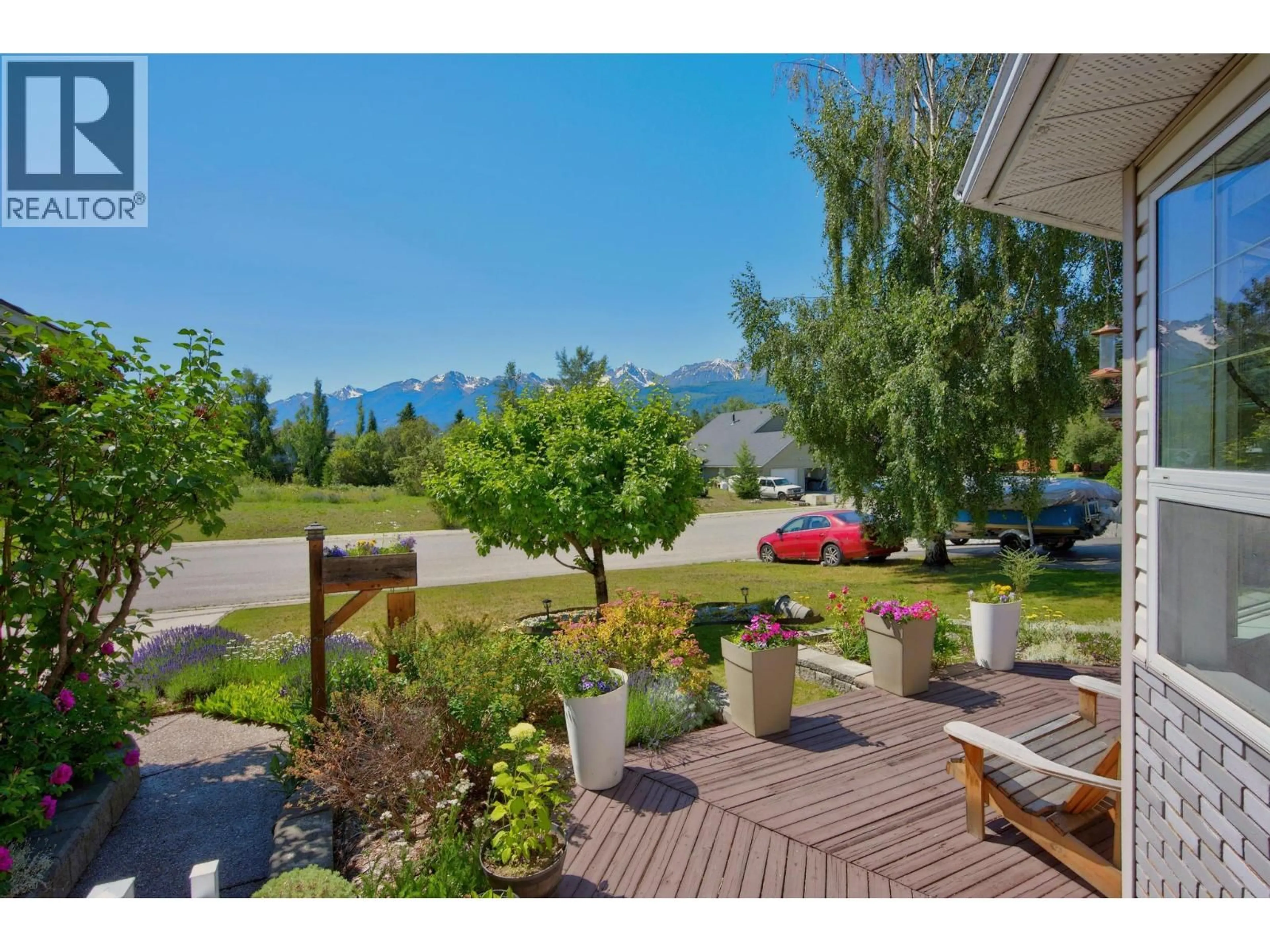 Patio, mountain view for 1505 CEDAR STREET, Golden British Columbia V0A1H6