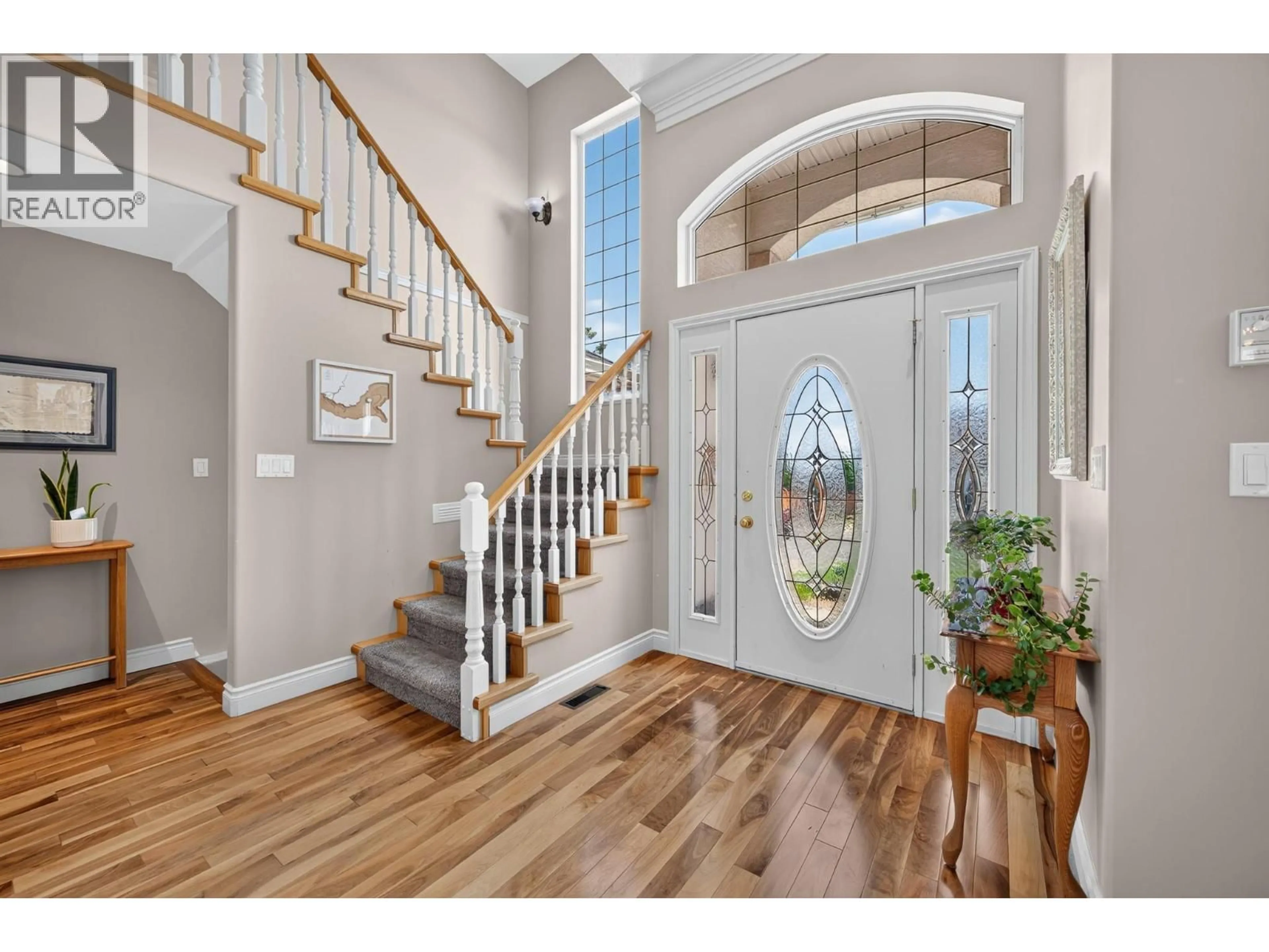 Indoor entryway for 975 REGENT CRESCENT, Kamloops British Columbia V1S1W9
