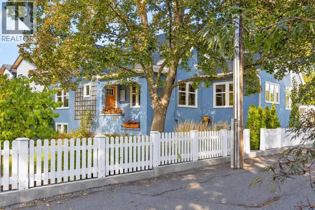 2071 ABBOTT STREET, Kelowna 2
