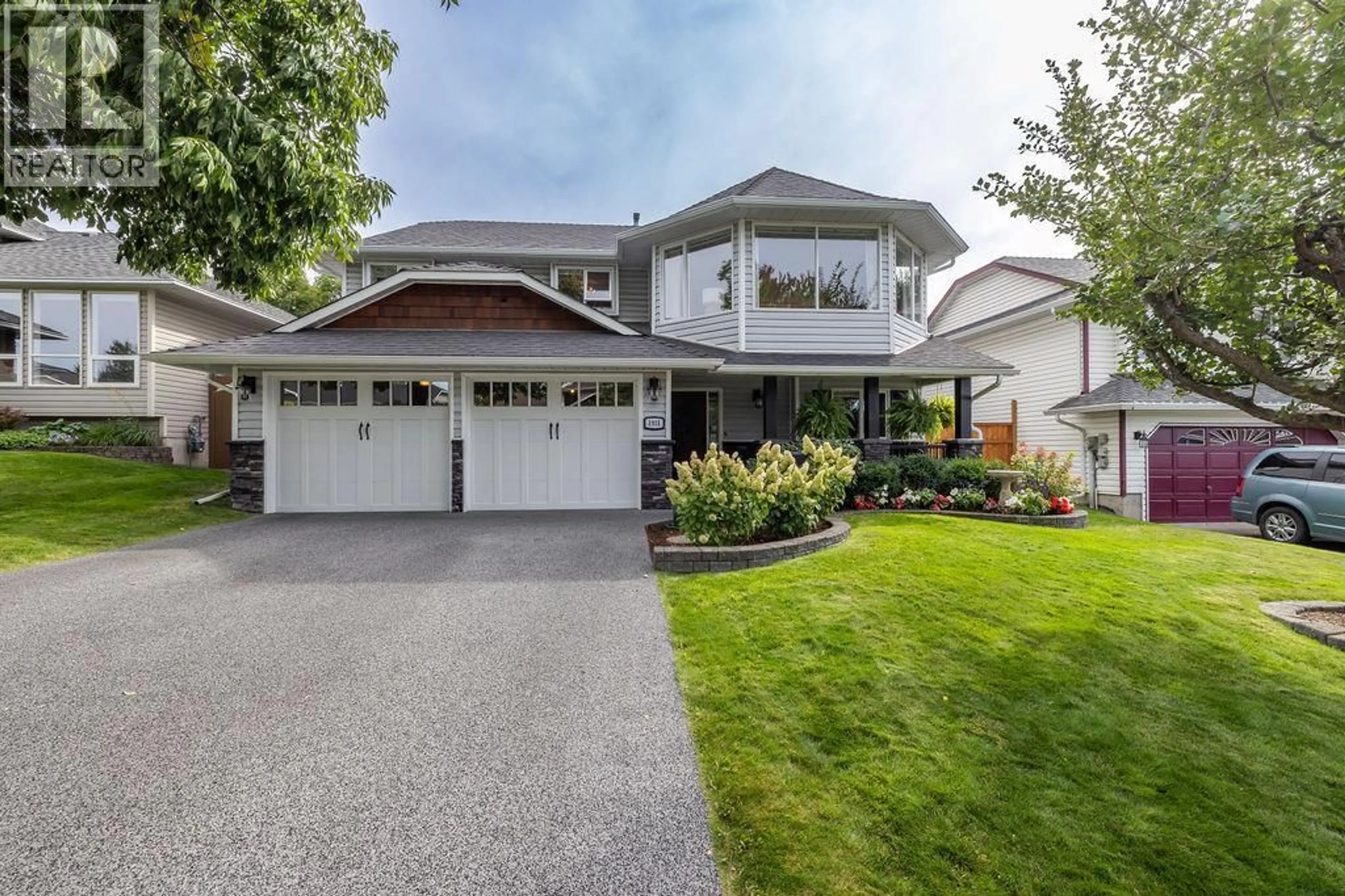 Home with vinyl exterior material, street for 1931 TINNISWOOD COURT, Kamloops British Columbia V2E2K5