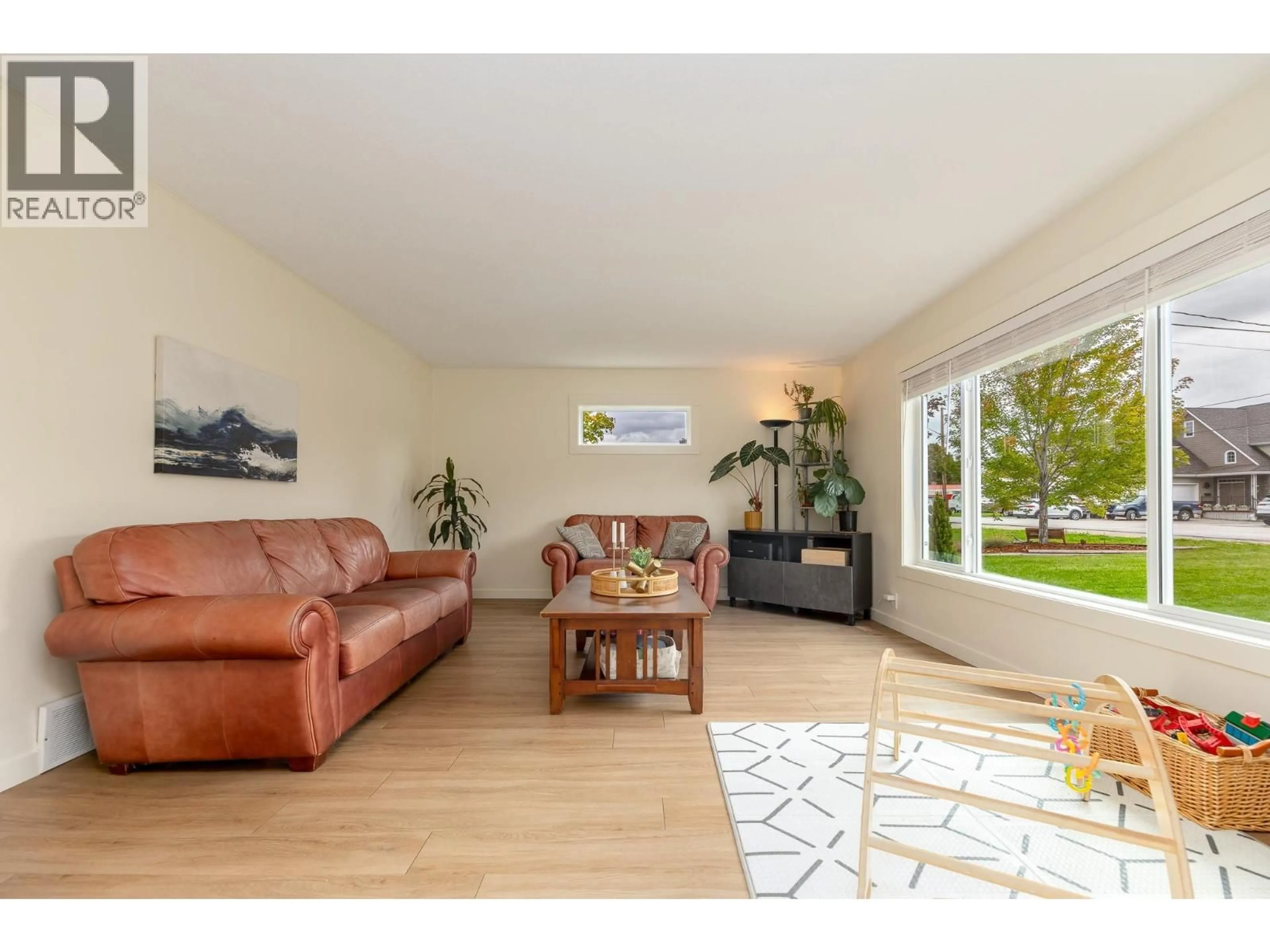 Living room with furniture, unknown for 9722 JULIA STREET, Summerland British Columbia V0H1Z5