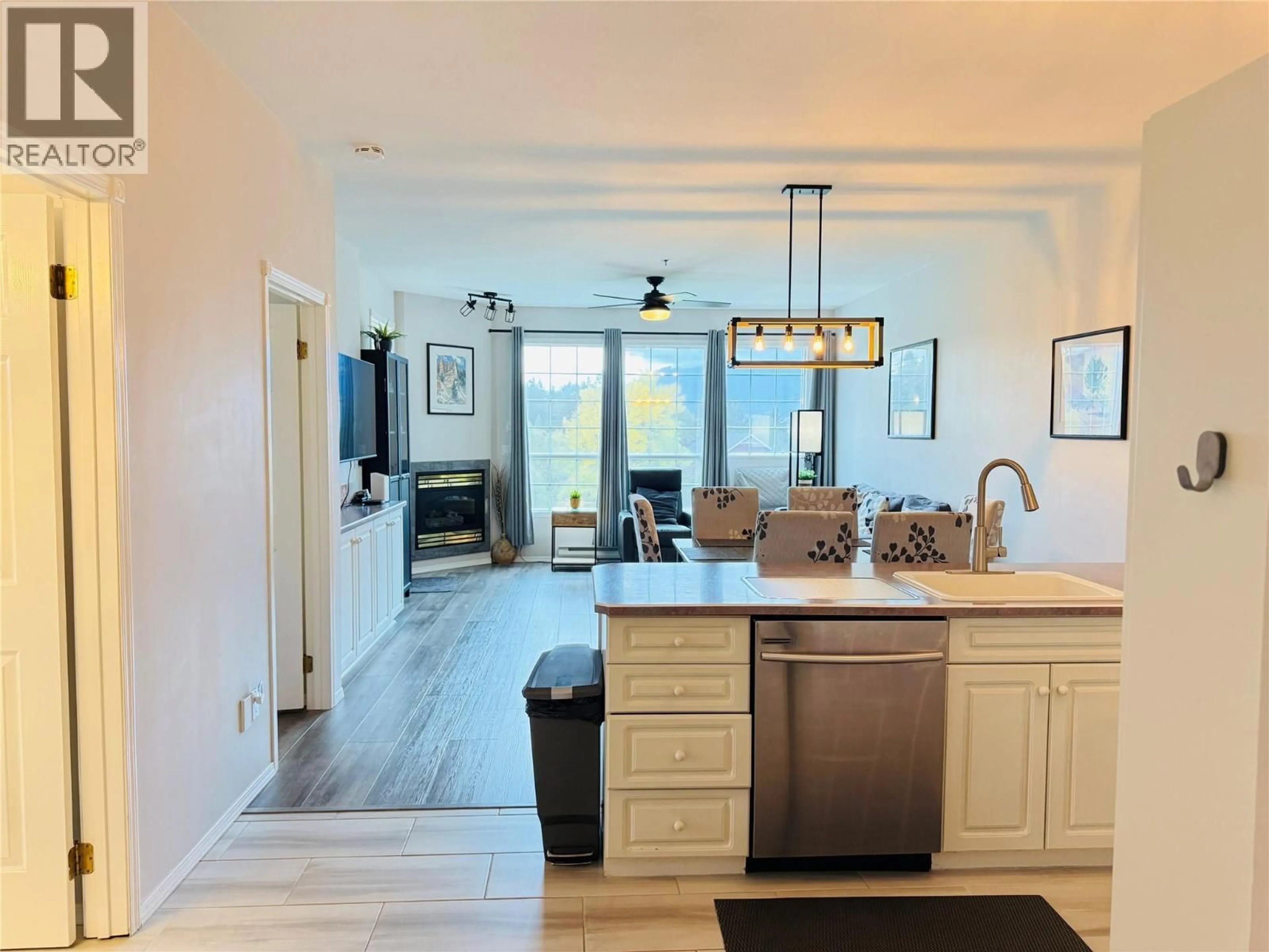 Open concept kitchen, ceramic/tile floor for 2005 A - 5052 RIVERVIEW ROAD, Fairmont Hot Springs British Columbia V0B1L1