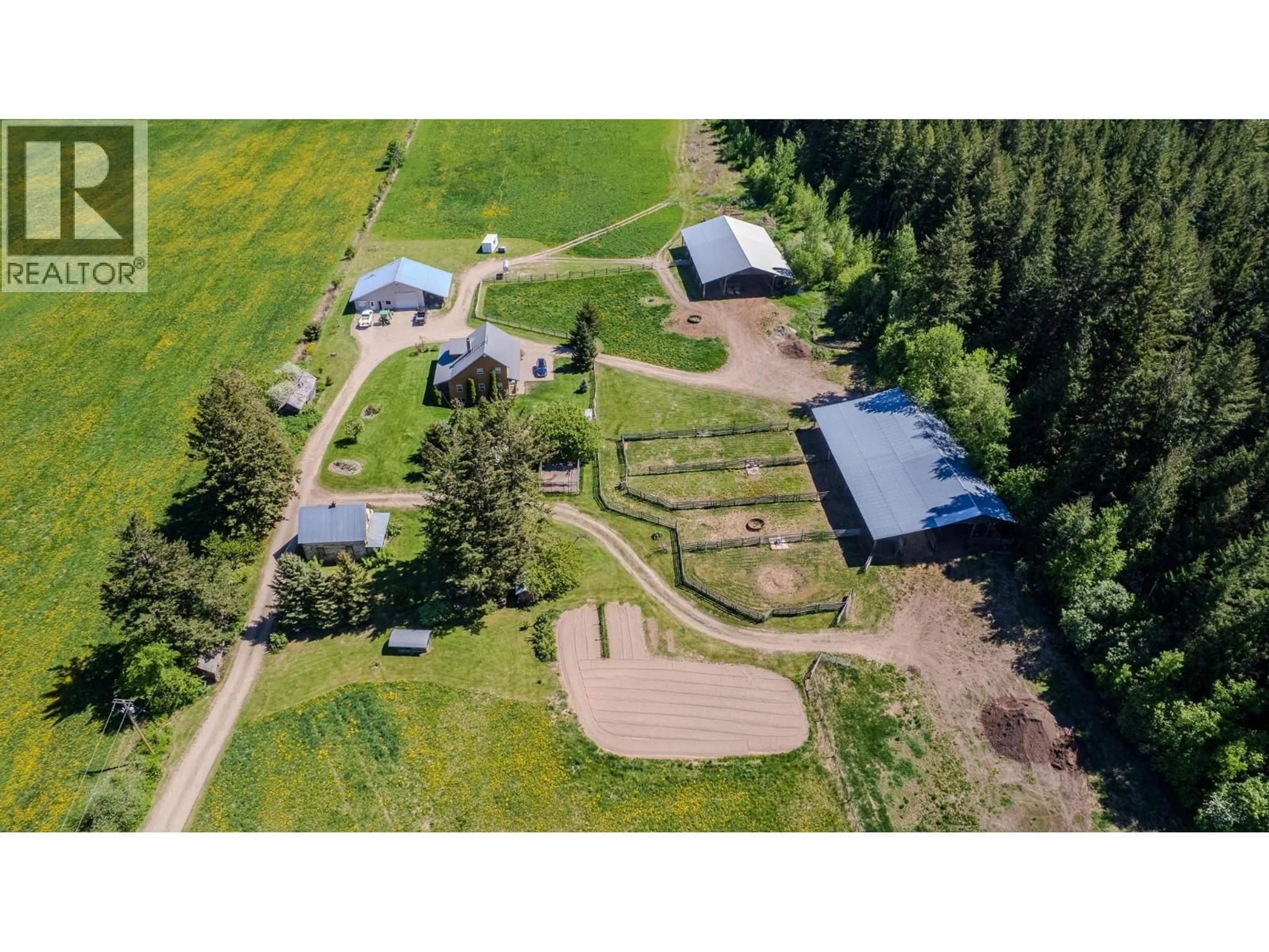 A pic from outside/outdoor area/front of a property/back of a property/a pic from drone, unknown for 2990 50 STREET NORTHWEST, Salmon Arm British Columbia V1E4M2