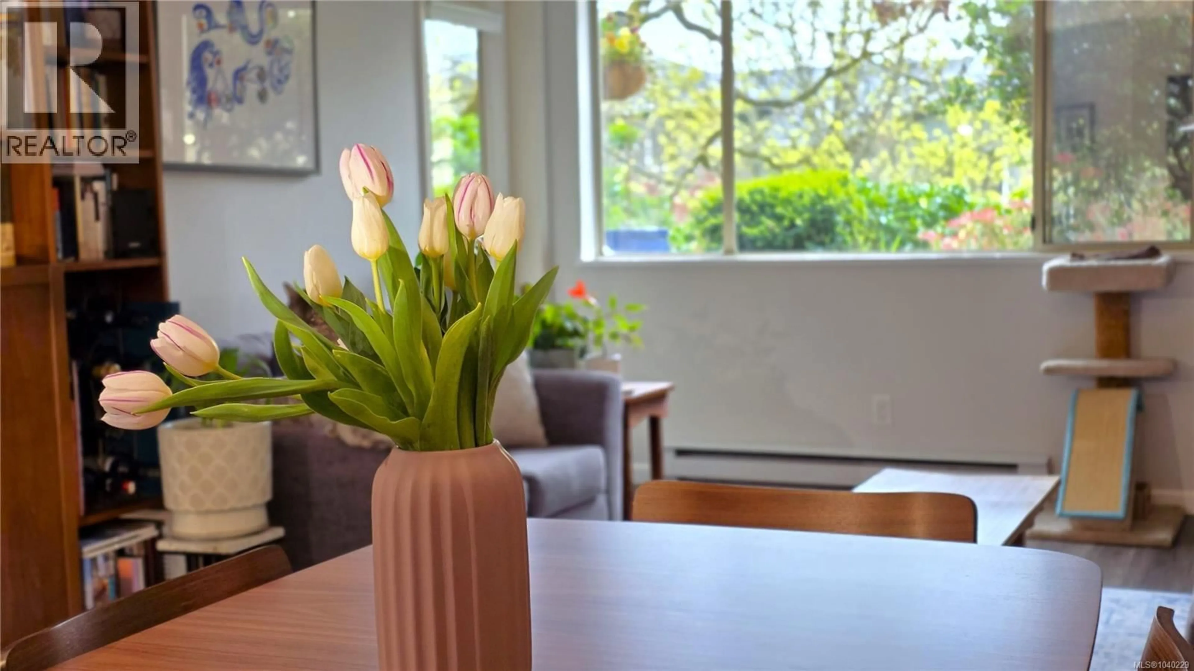 A pic of a room for 101 - 3400 QUADRA STREET, Saanich British Columbia V8X1G6