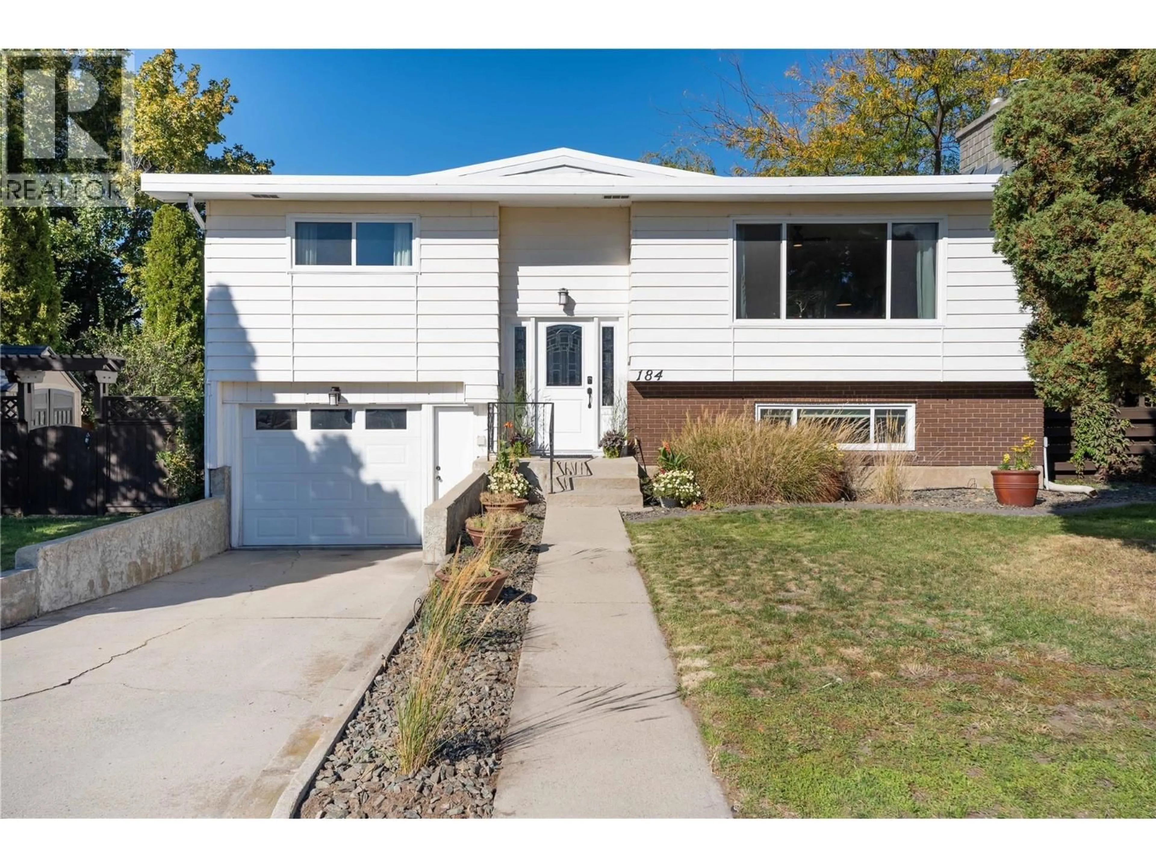 Home with vinyl exterior material, street for 184 MCGRAW COURT, Penticton British Columbia V2A6Y6
