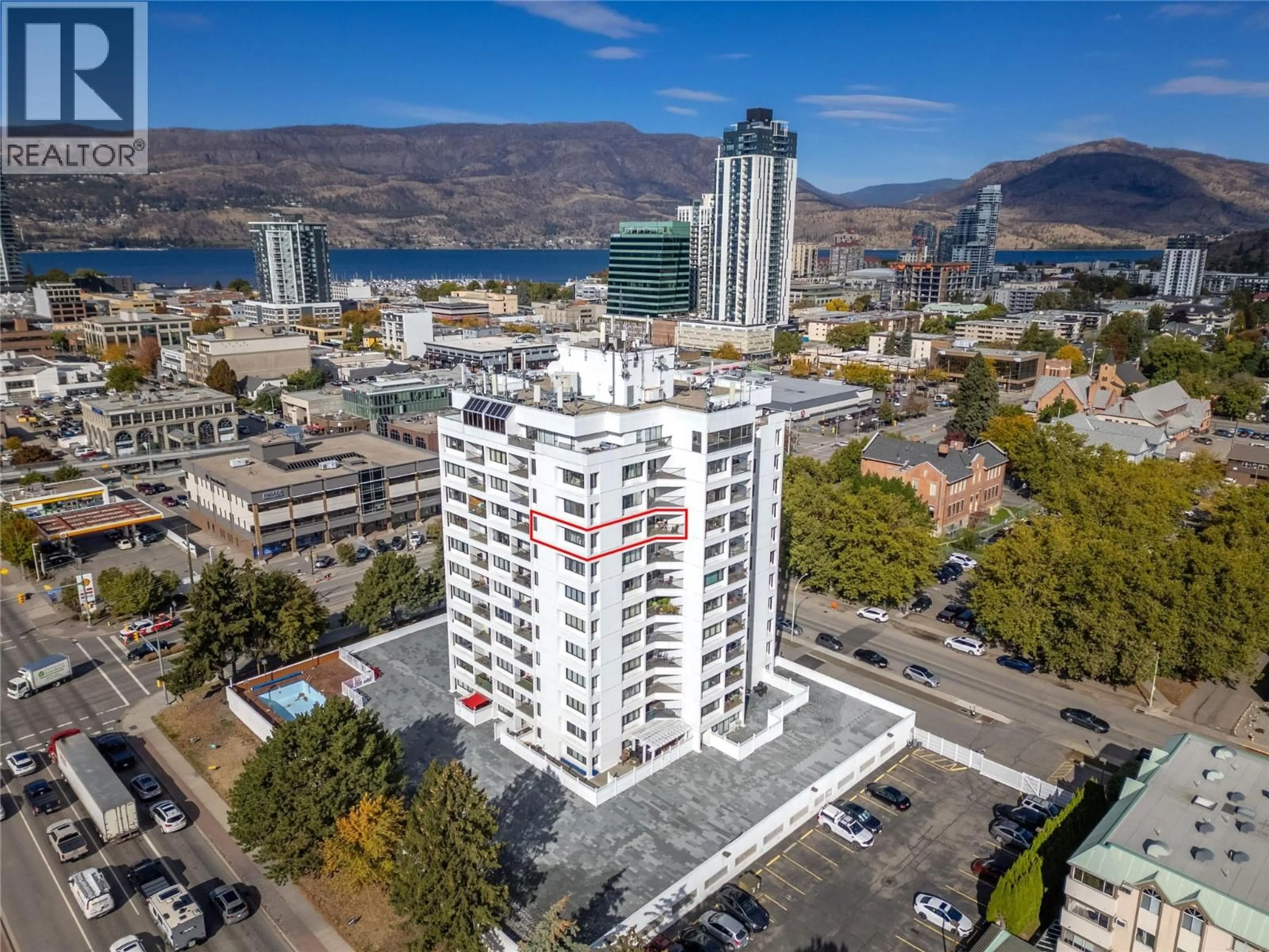 A pic from outside/outdoor area/front of a property/back of a property/a pic from drone, city buildings view from balcony for 1007 - 737 LEON AVENUE, Kelowna British Columbia V1Y6L7