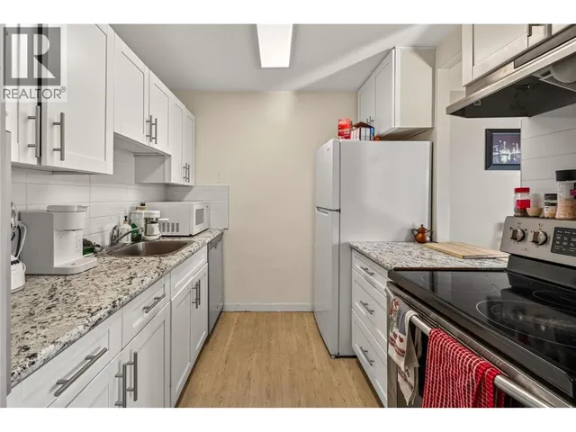 1007 - 737 LEON AVENUE, Kelowna 3