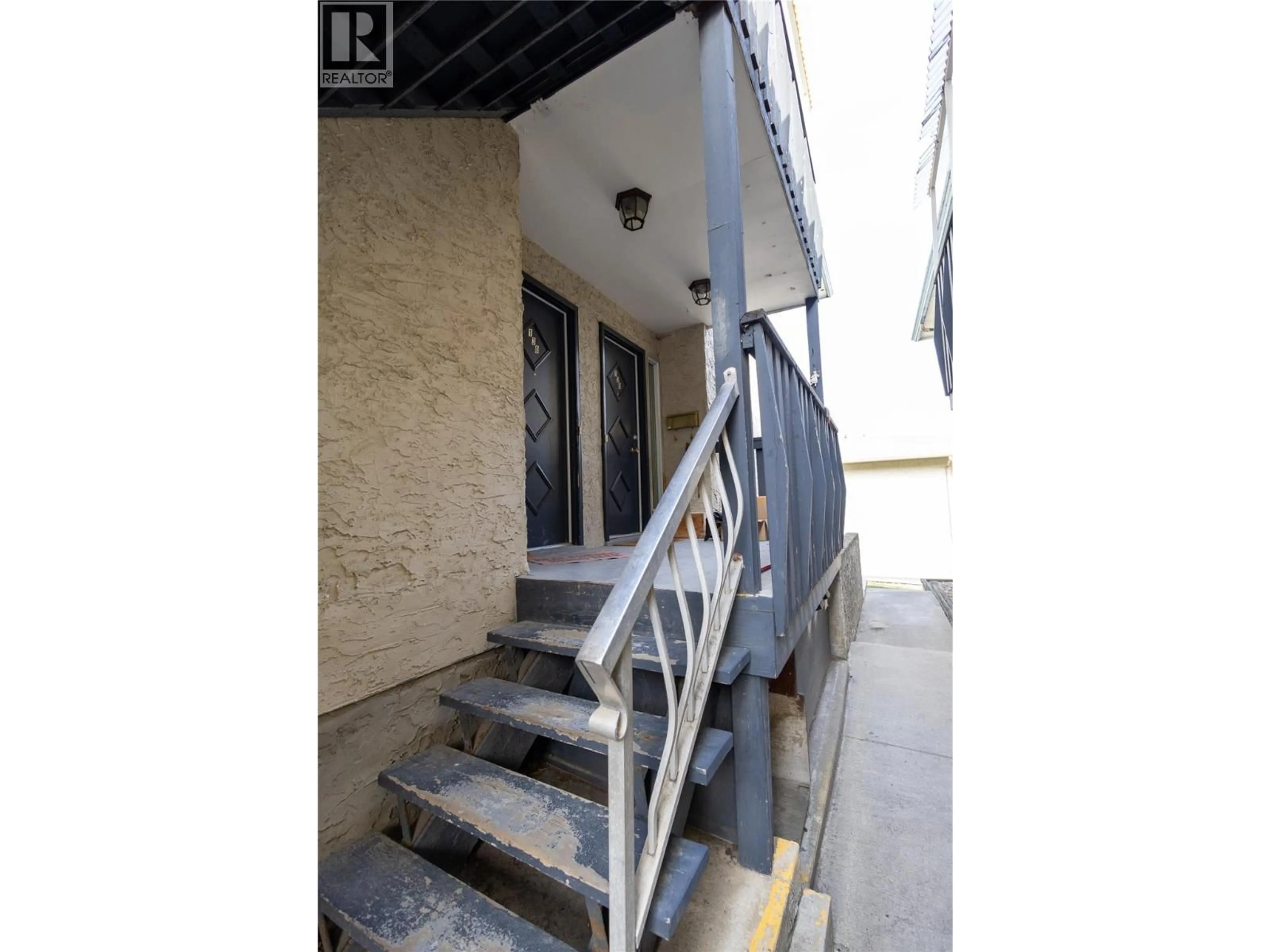 Stairs for 129 - 3505 38 STREET, Vernon British Columbia V1T9B3