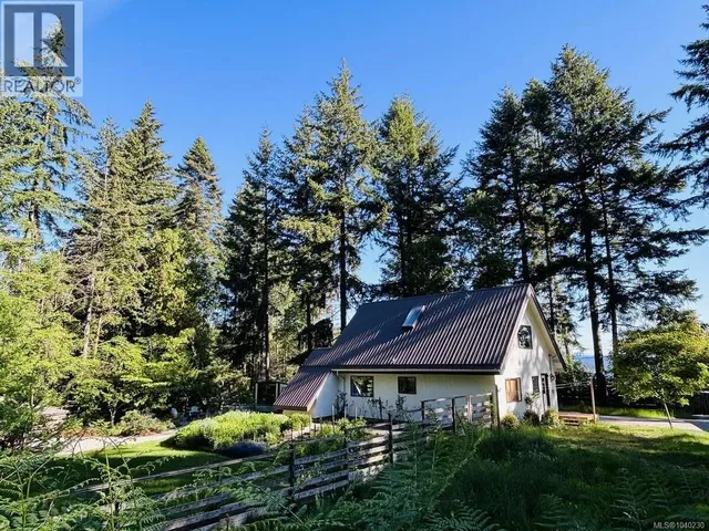261 MOBRAE AVENUE, Salt Spring 5