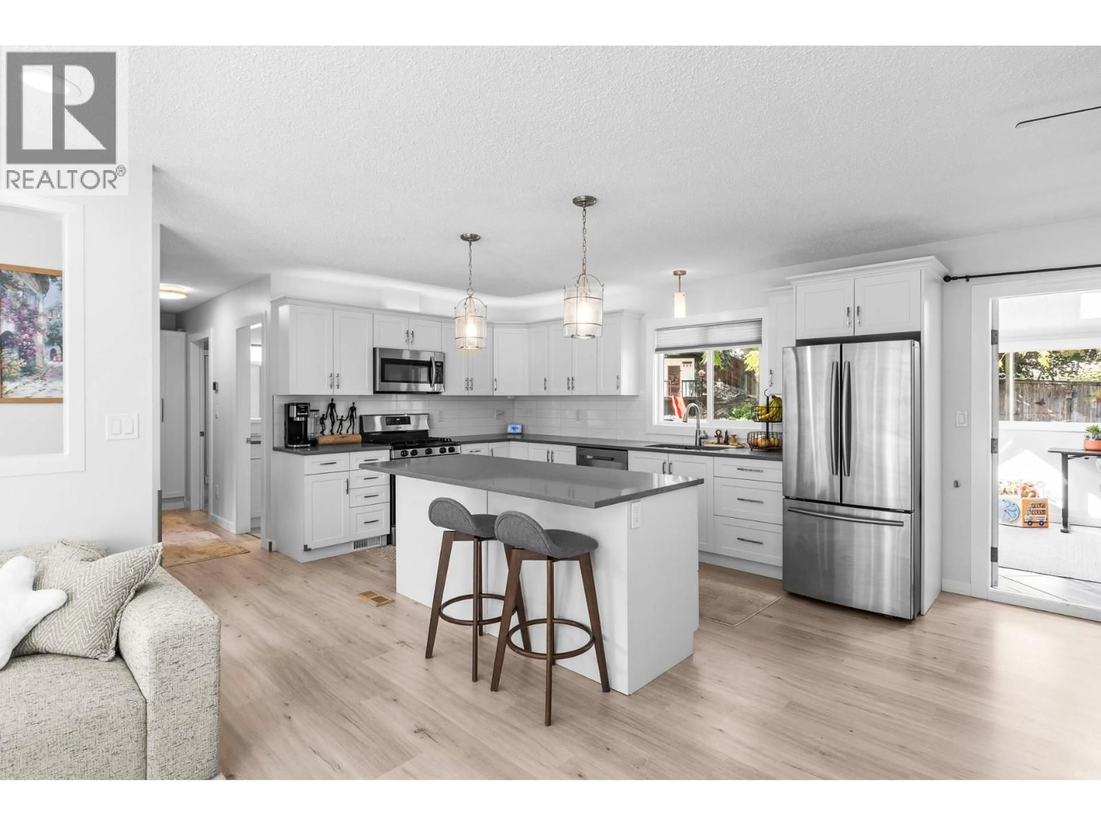 Open concept kitchen, unknown for 1866 LARGE AVENUE, Kelowna British Columbia V1P1L5