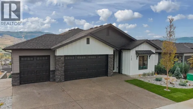749 CARLETON STREET, Kelowna 3