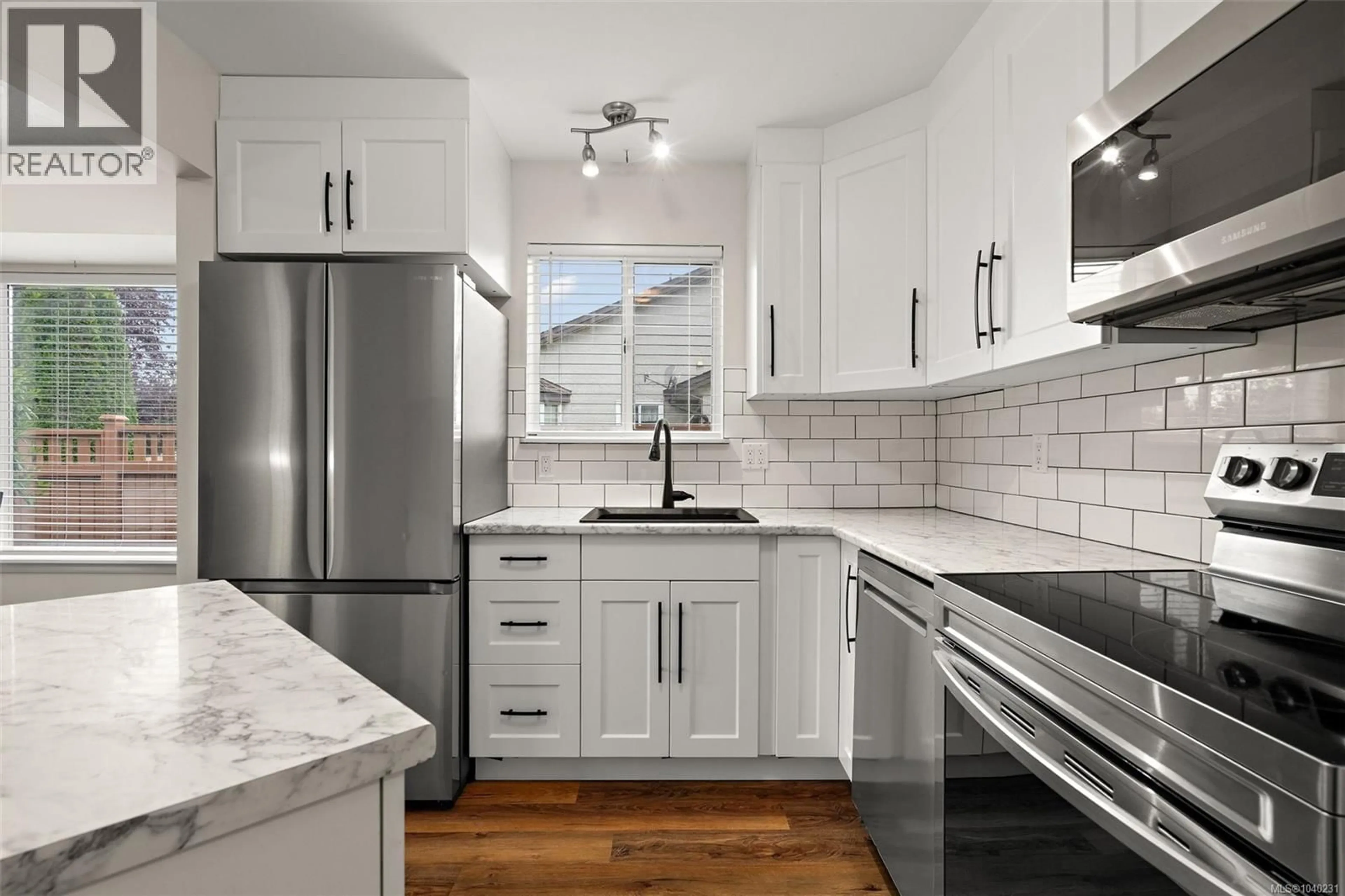 Unknown for 52 - 2070 AMELIA AVENUE, Sidney British Columbia V8L4X6