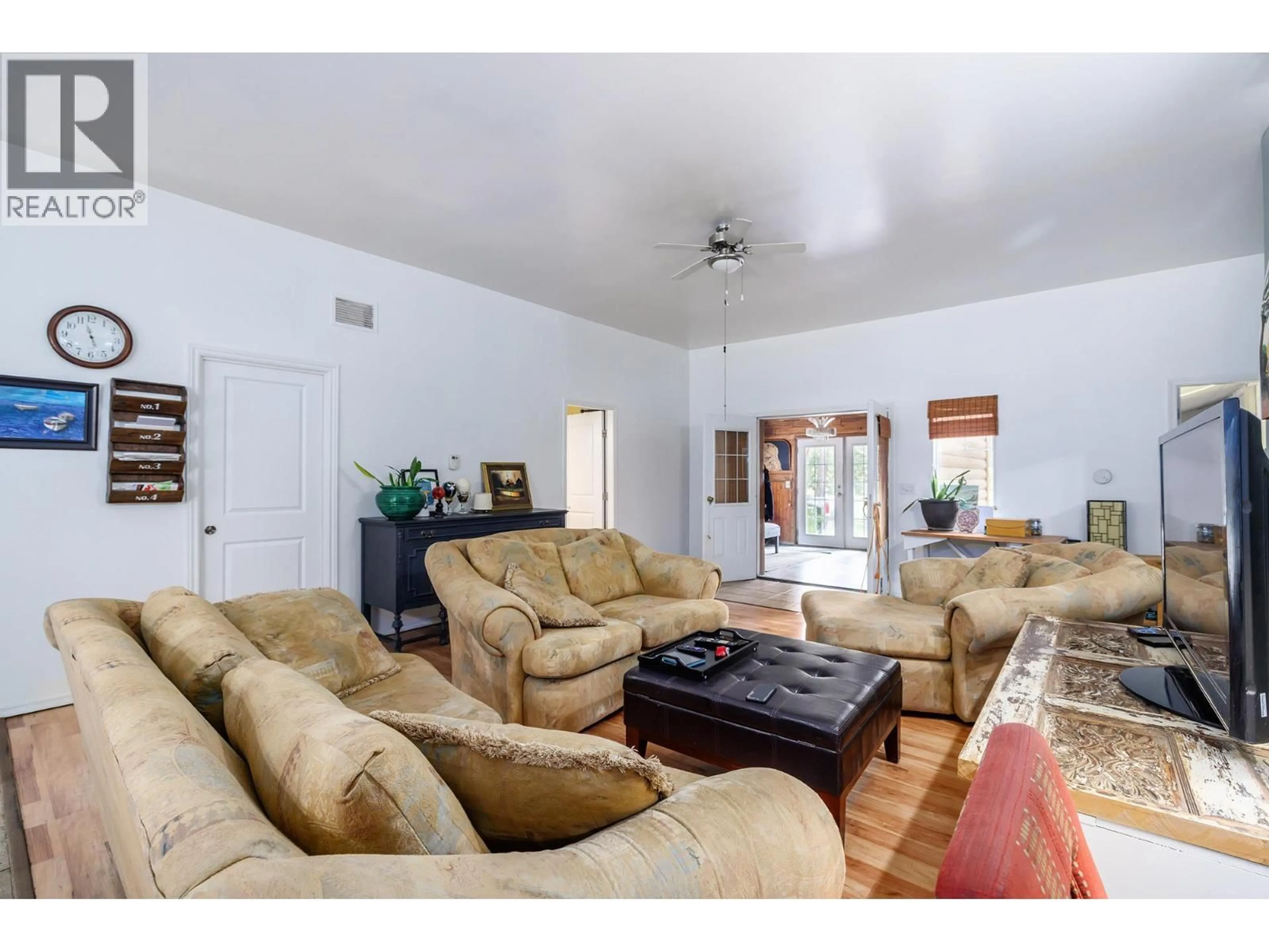 Living room with furniture, unknown for 22 - 6350 33 HIGHWAY, Beaverdell British Columbia V0A1H0