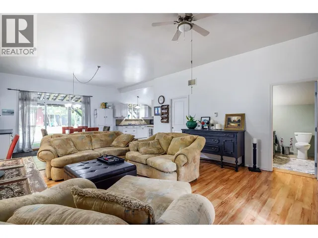 22 - 6350 33 HIGHWAY, Beaverdell 4