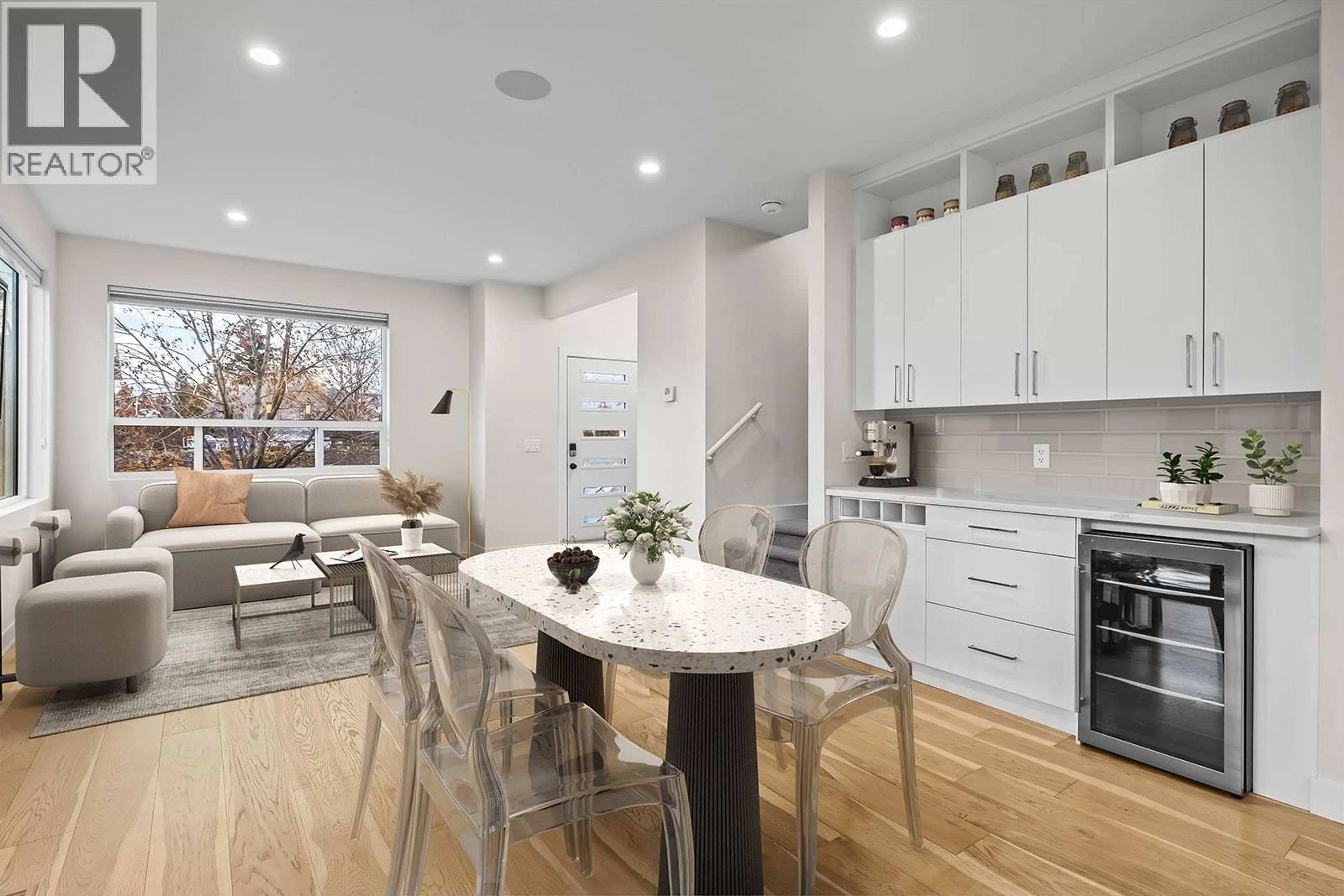 Open concept kitchen, unknown for 813 ROSE AVENUE, Kelowna British Columbia V1Y5K3