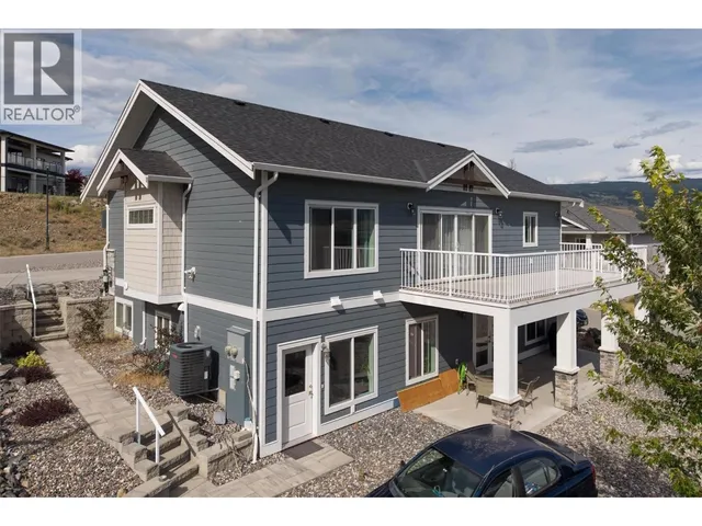 741 YORKVILLE STREET, Kelowna 3