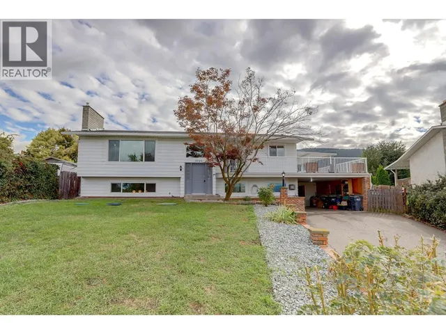 5723 RICHARDS CRESCENT, Vernon 2