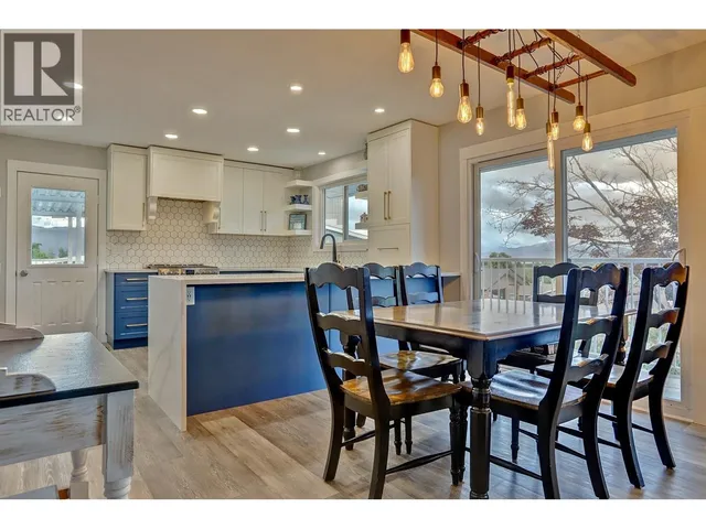 5723 RICHARDS CRESCENT, Vernon 5
