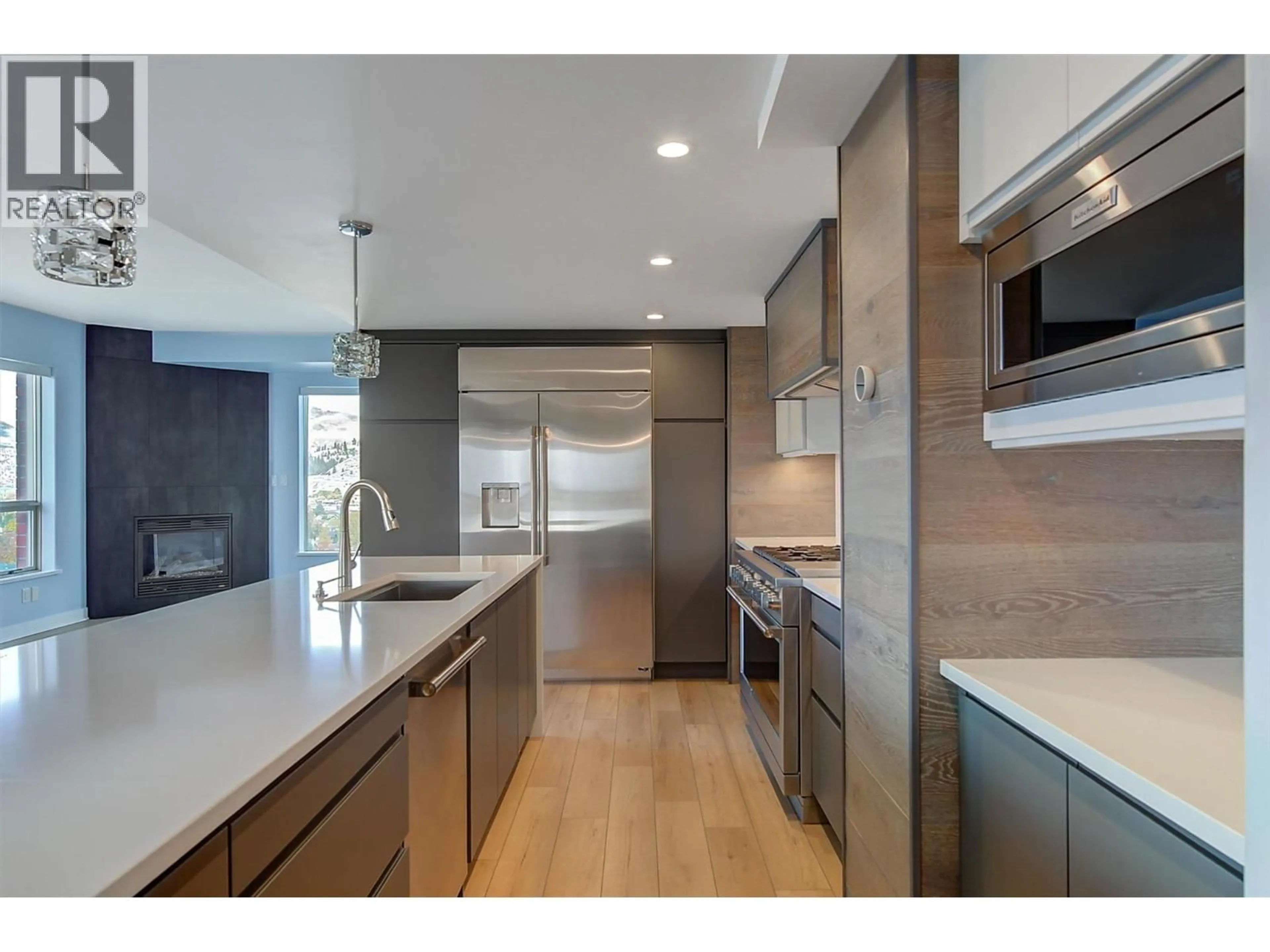 Contemporary kitchen, unknown for 1209 - 1160 BERNARD AVENUE, Kelowna British Columbia V1Y6R2