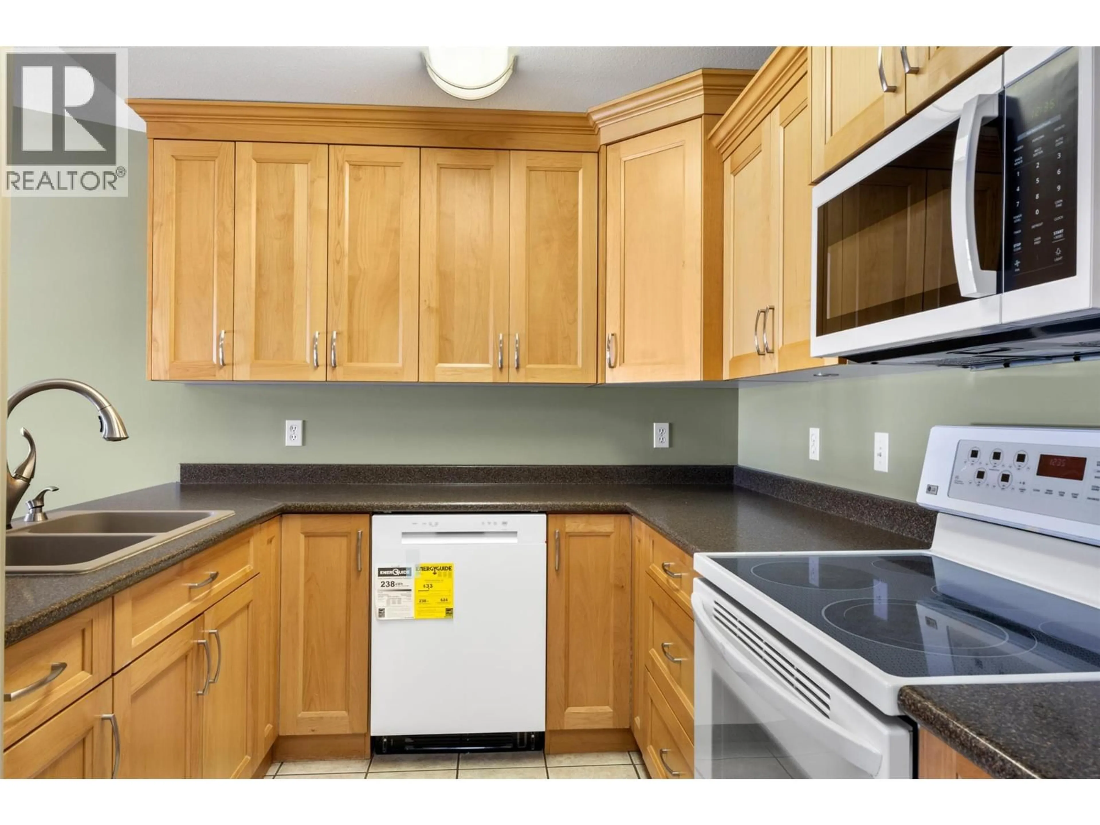 Standard kitchen, unknown for 407 - 683 VICTORIA STREET, Kamloops British Columbia V2C2B3
