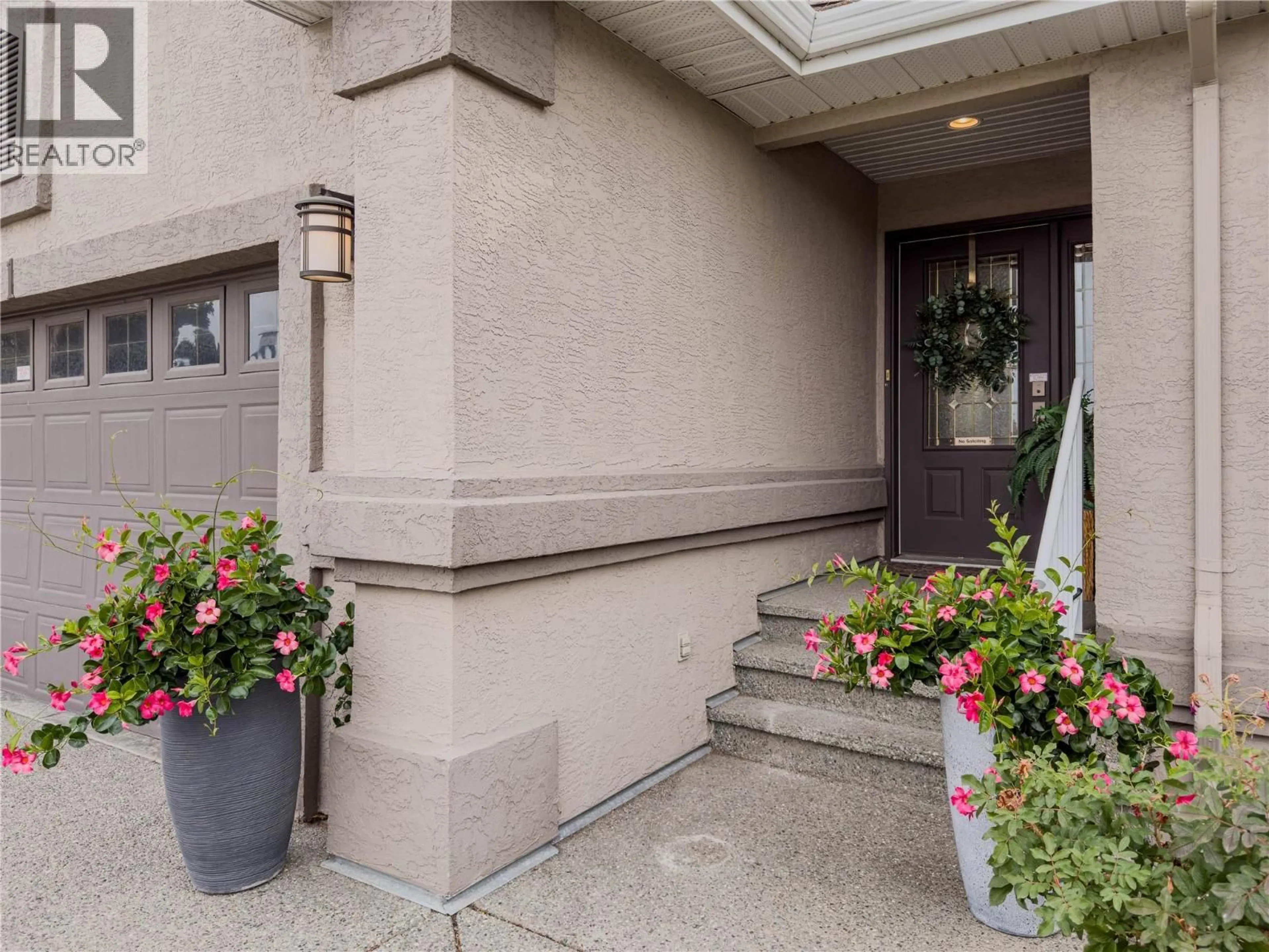 Indoor entryway for 101 COPPERTREE COURT, Kamloops British Columbia V2E2N4