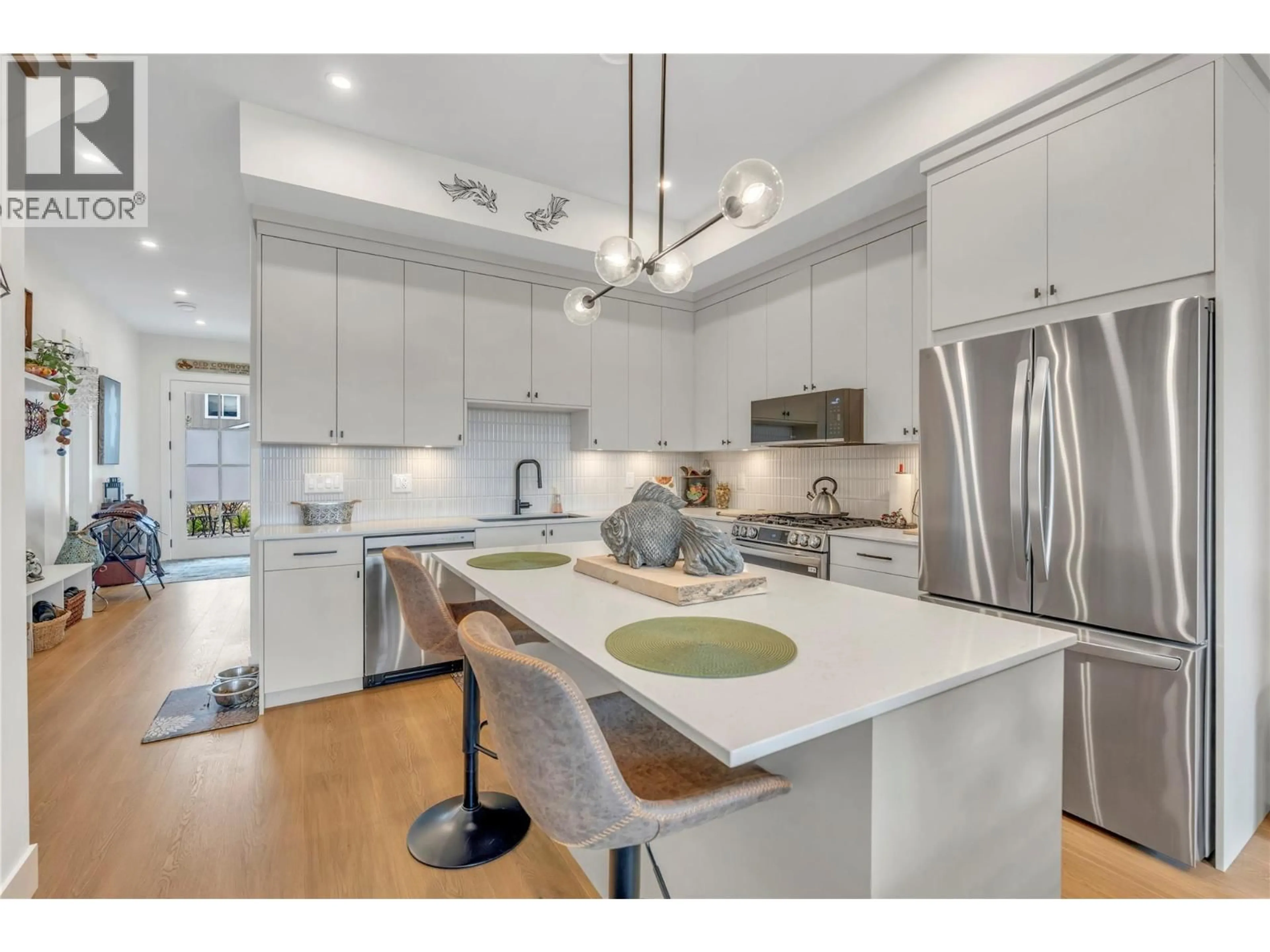 Open concept kitchen, unknown for 386 CHARDONNAY AVENUE, Oliver British Columbia V0H1T4