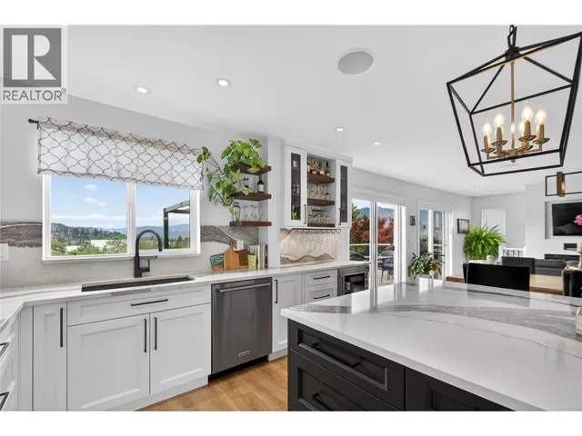 1070 MACCLEAVE AVENUE, Penticton 4
