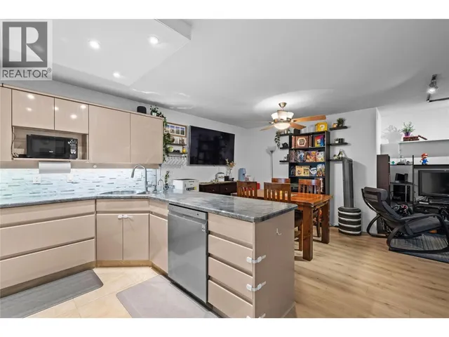 109 - 2288 BENVOULIN ROAD, Kelowna 3