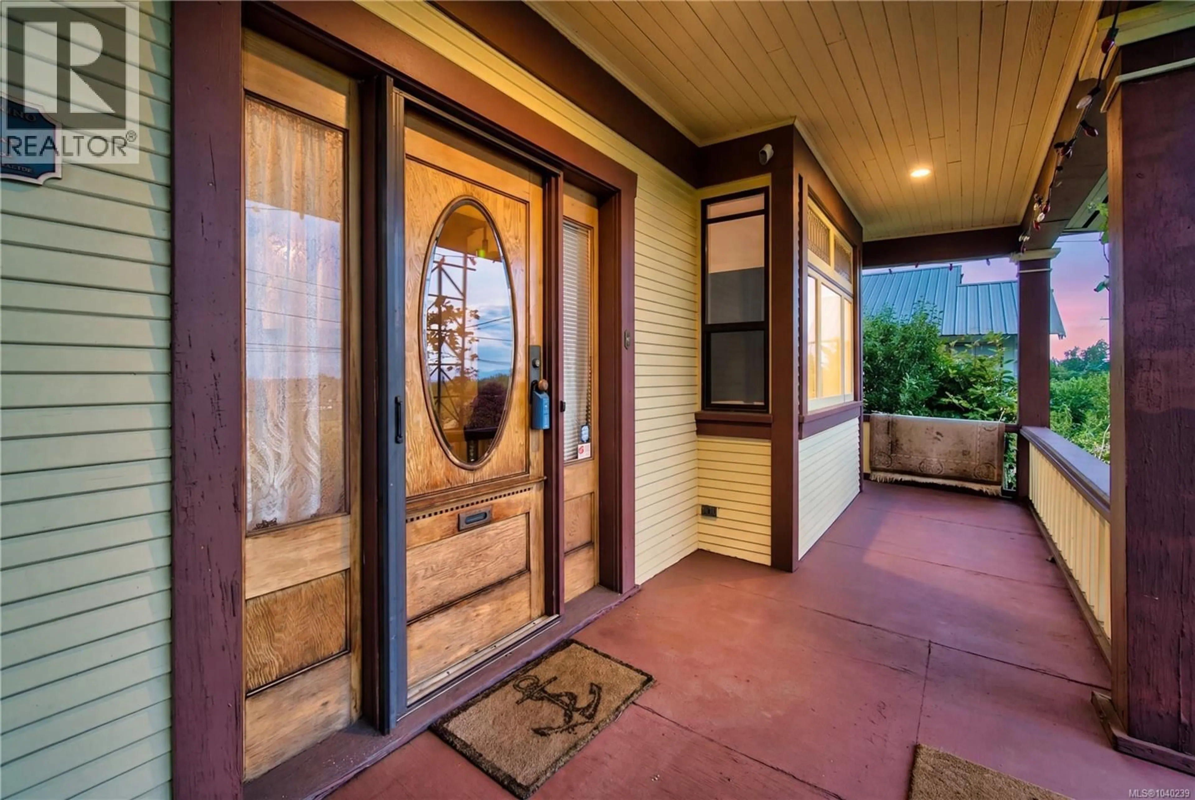 Indoor entryway for 115 MACHLEARY STREET, Nanaimo British Columbia V9R2G5