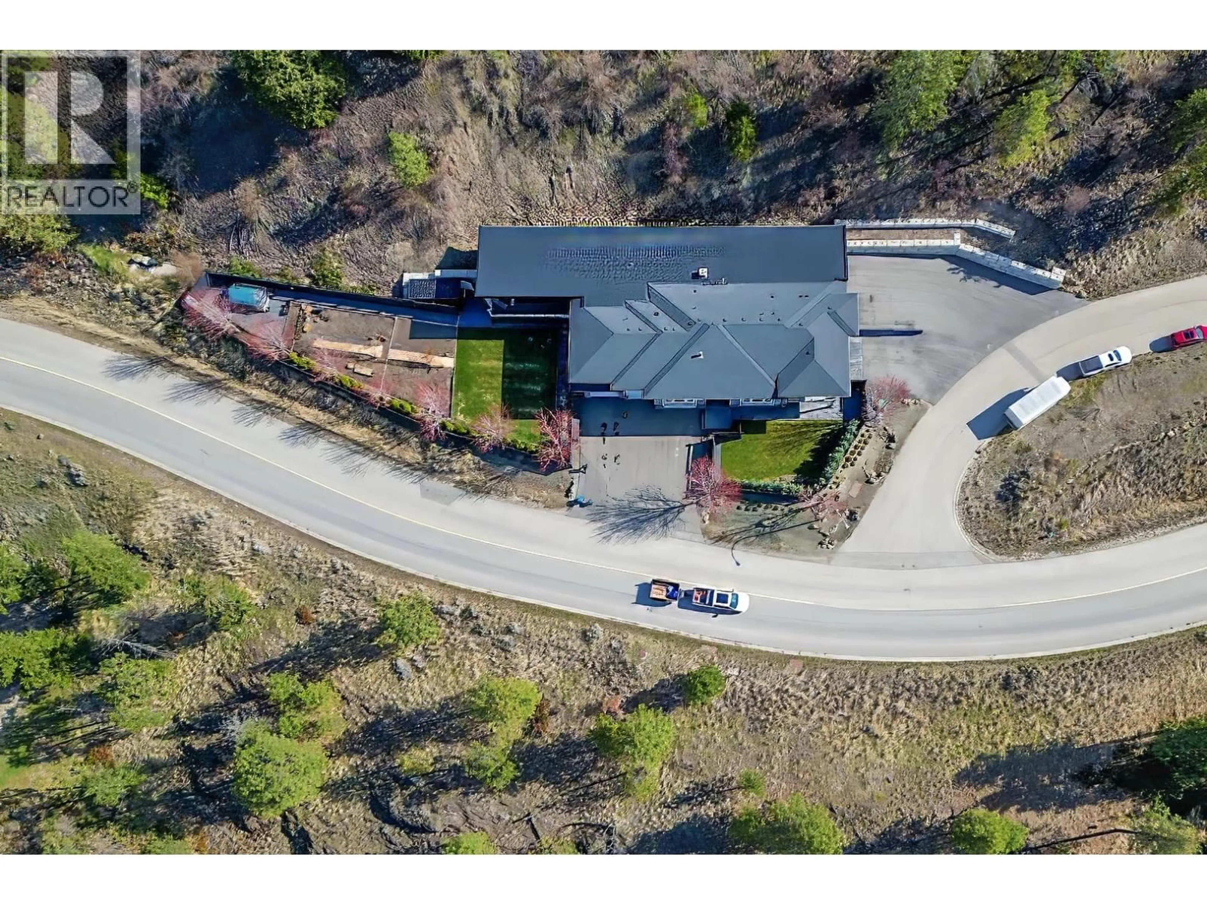 A pic from outside/outdoor area/front of a property/back of a property/a pic from drone, street for 2875 SHAYLER ROAD, Kelowna British Columbia V1V2R1