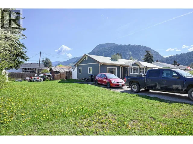 327 PINE STREET, Chase 5